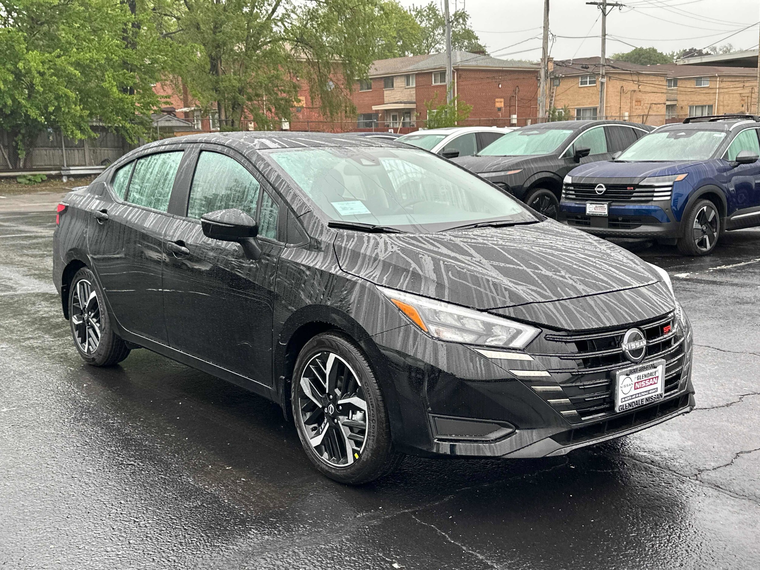 2025 Nissan Versa SR photo 3