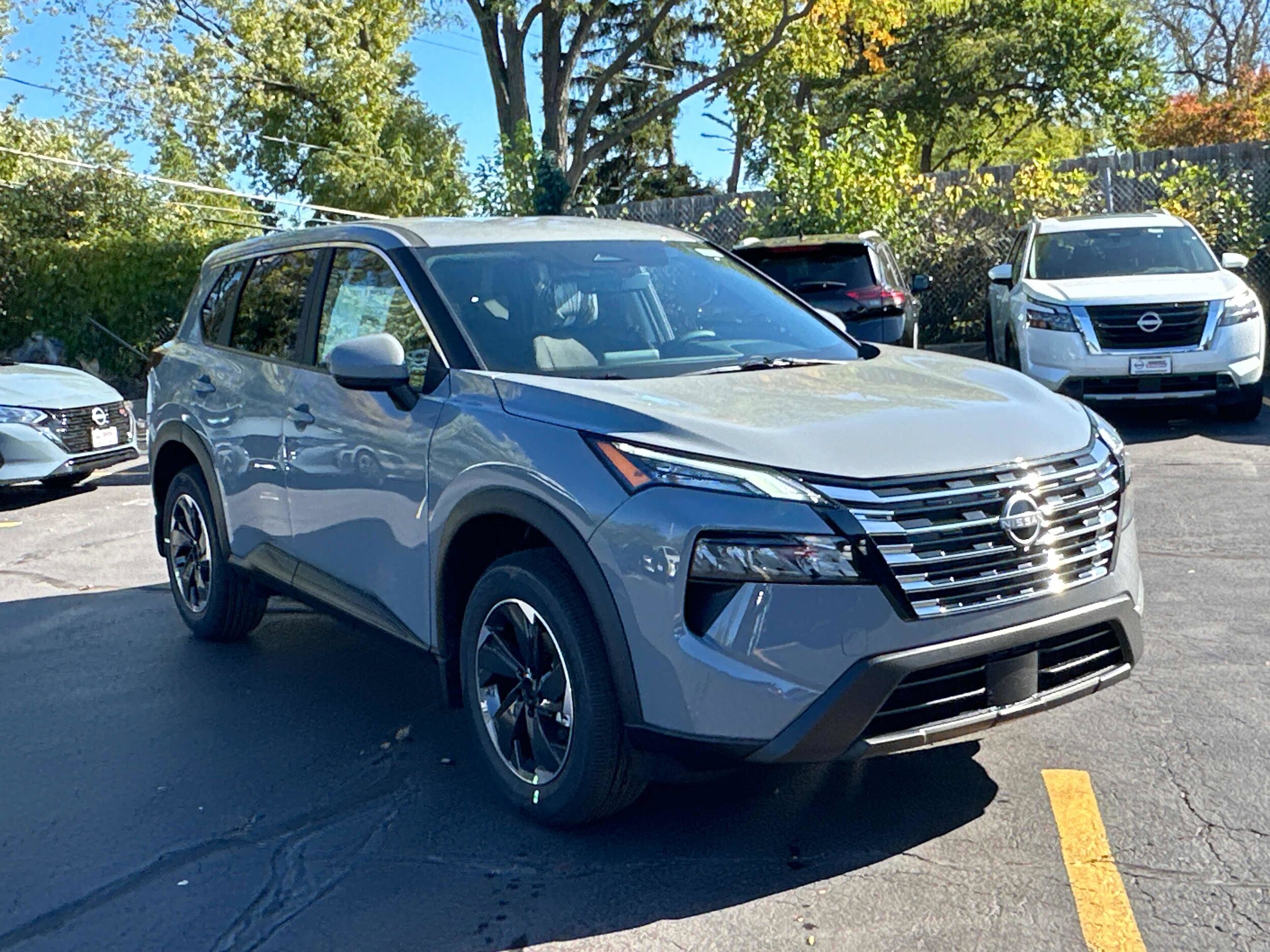 2026 Nissan Rogue SV photo 2