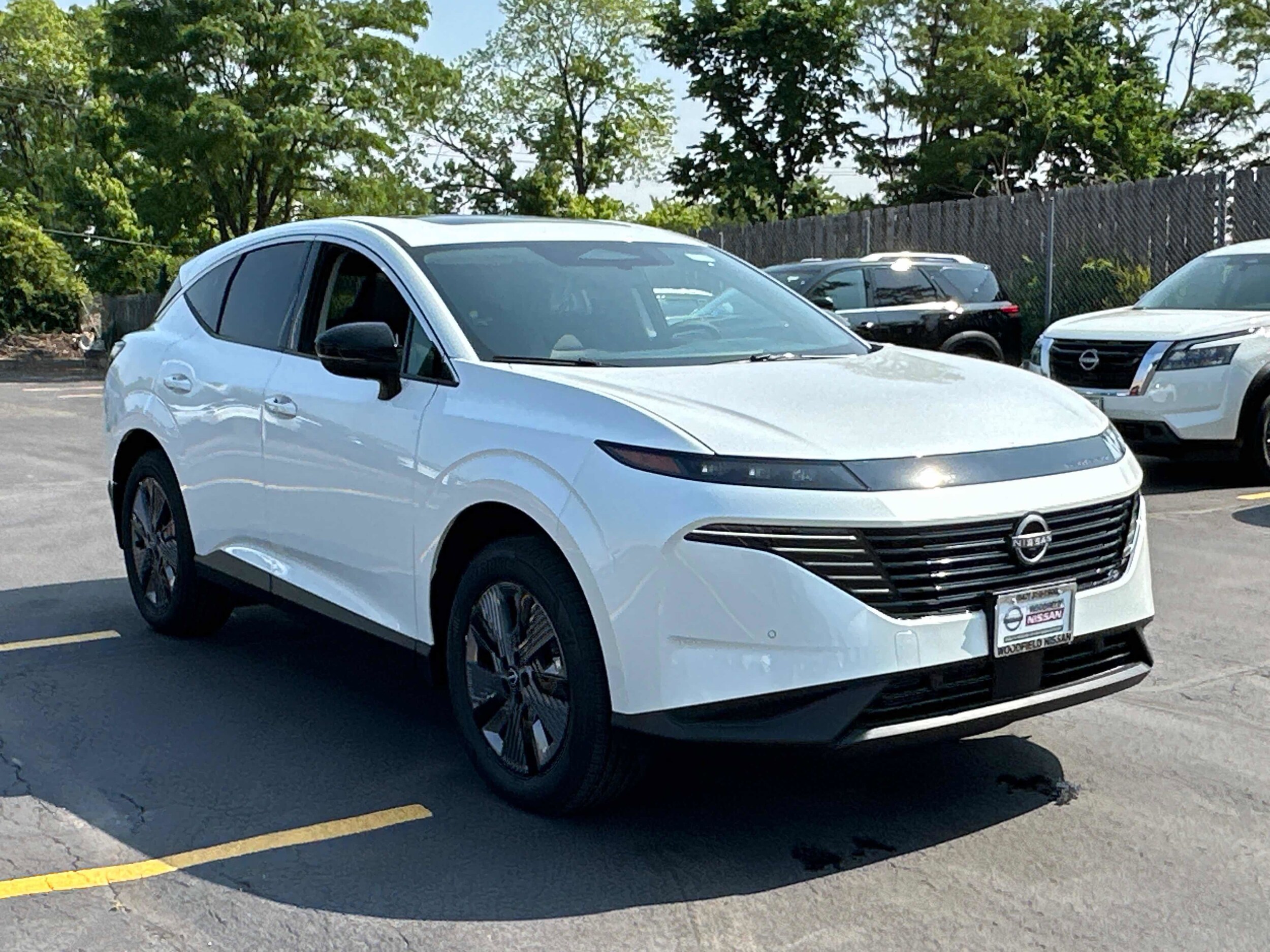 2025 Nissan Murano SL photo 2