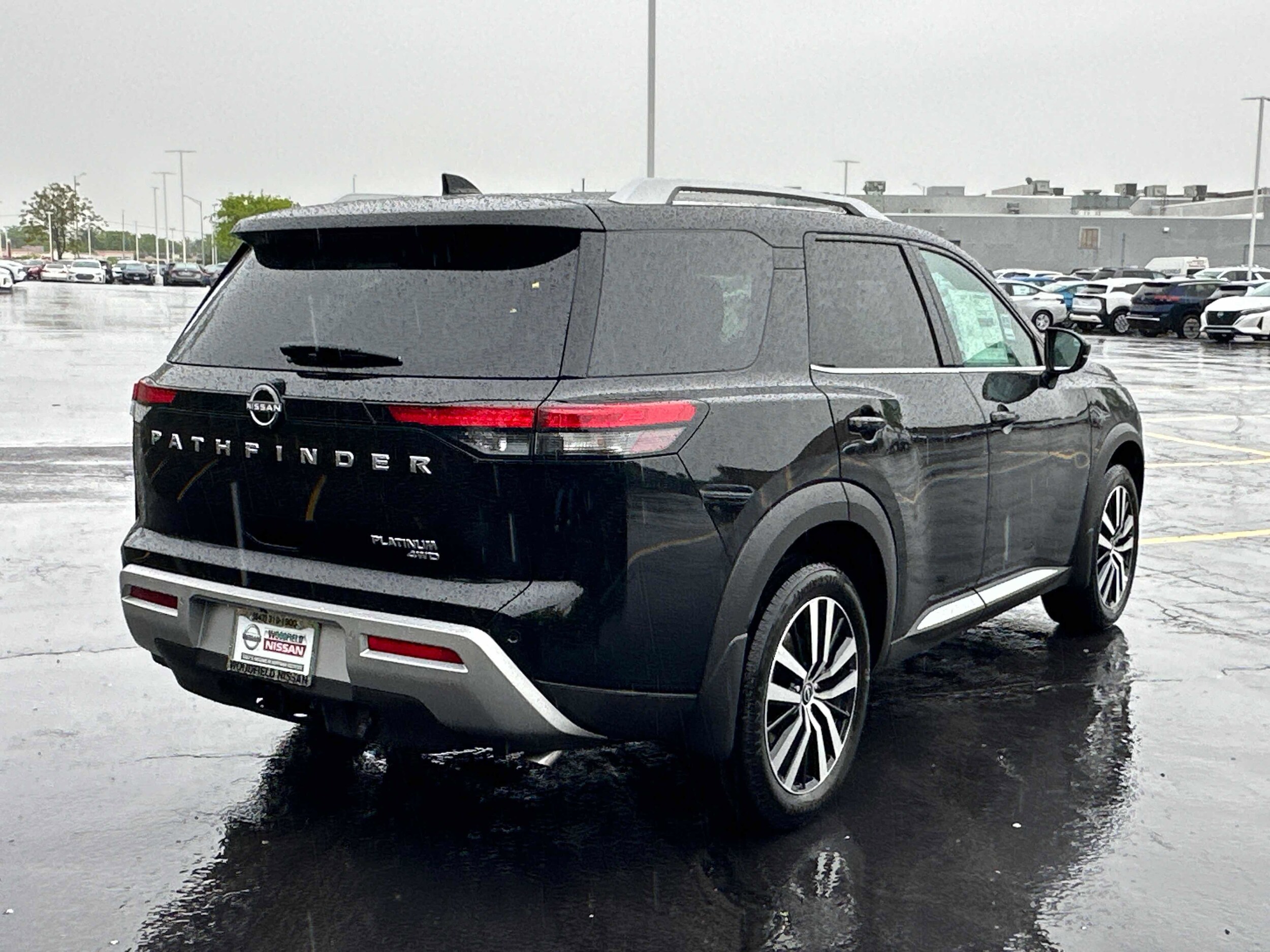 2025 Nissan Pathfinder Platinum photo 4