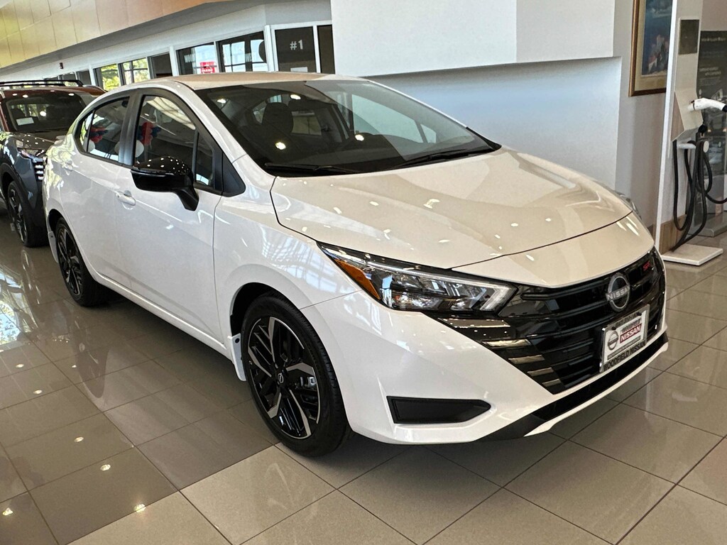 New 2025 Nissan Versa SR SR CVT