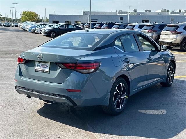 2025 Nissan Sentra SV photo 4