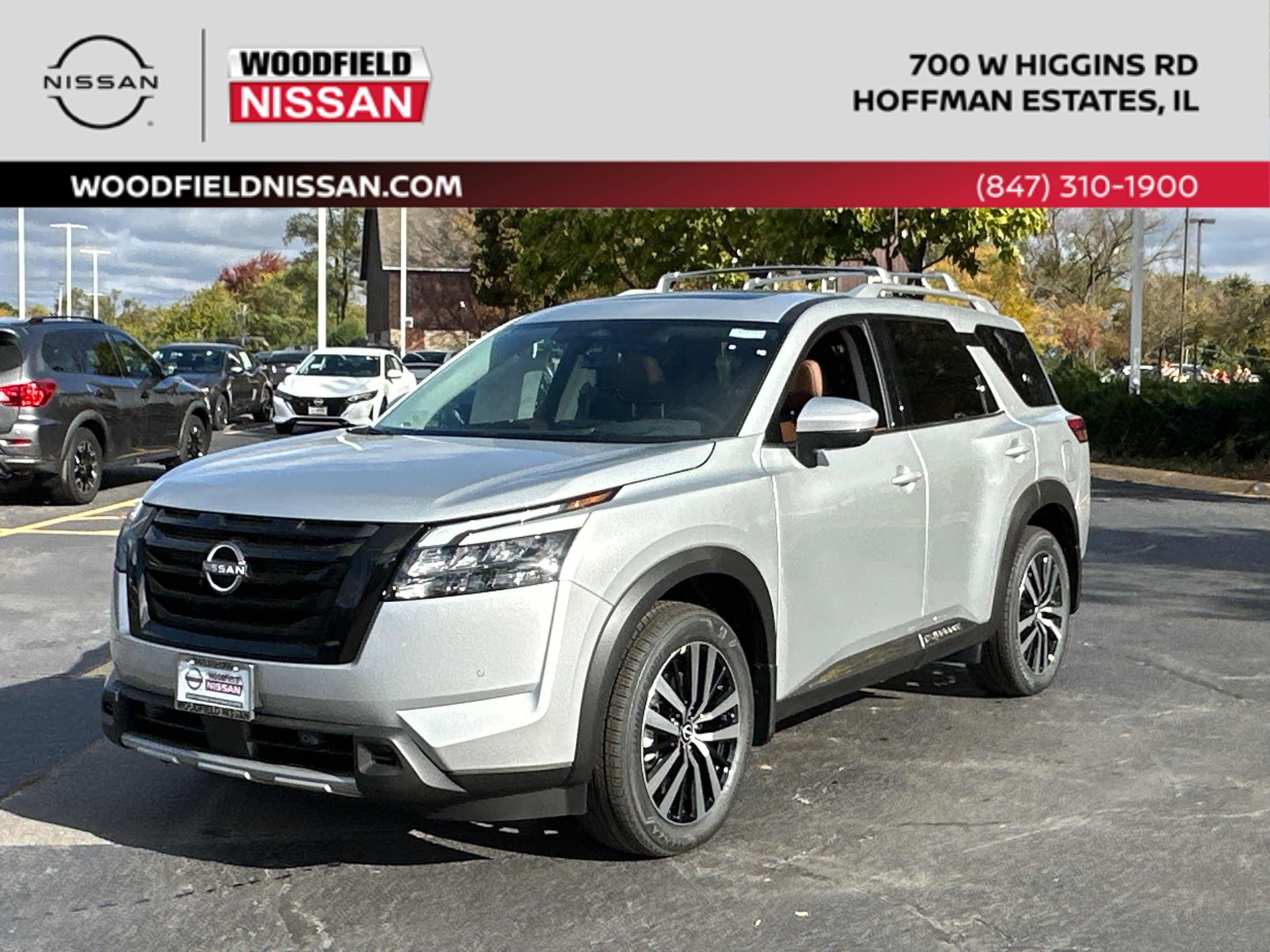 2025 Nissan Pathfinder Platinum's photo