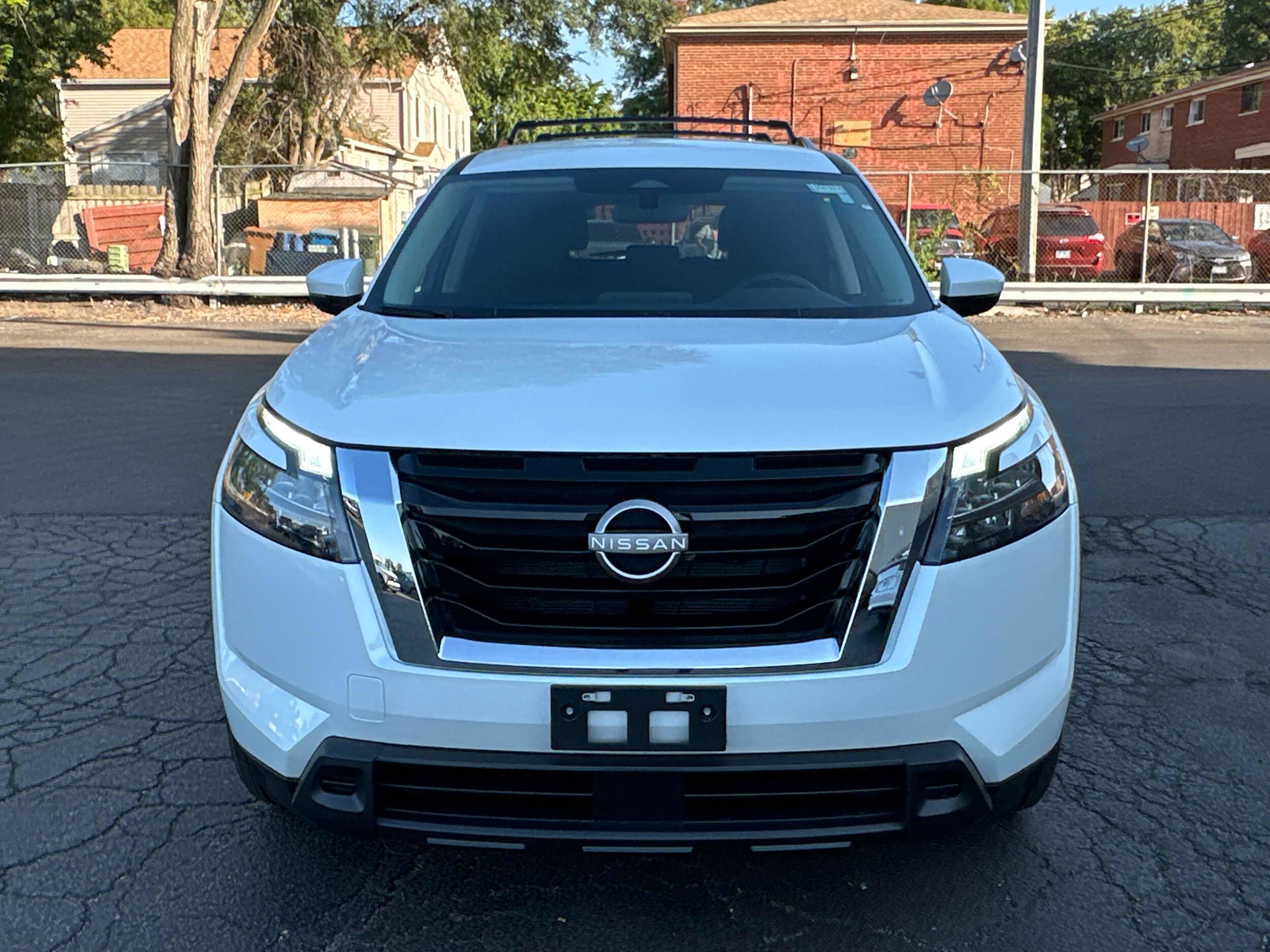 2025 Nissan Pathfinder SV photo 2