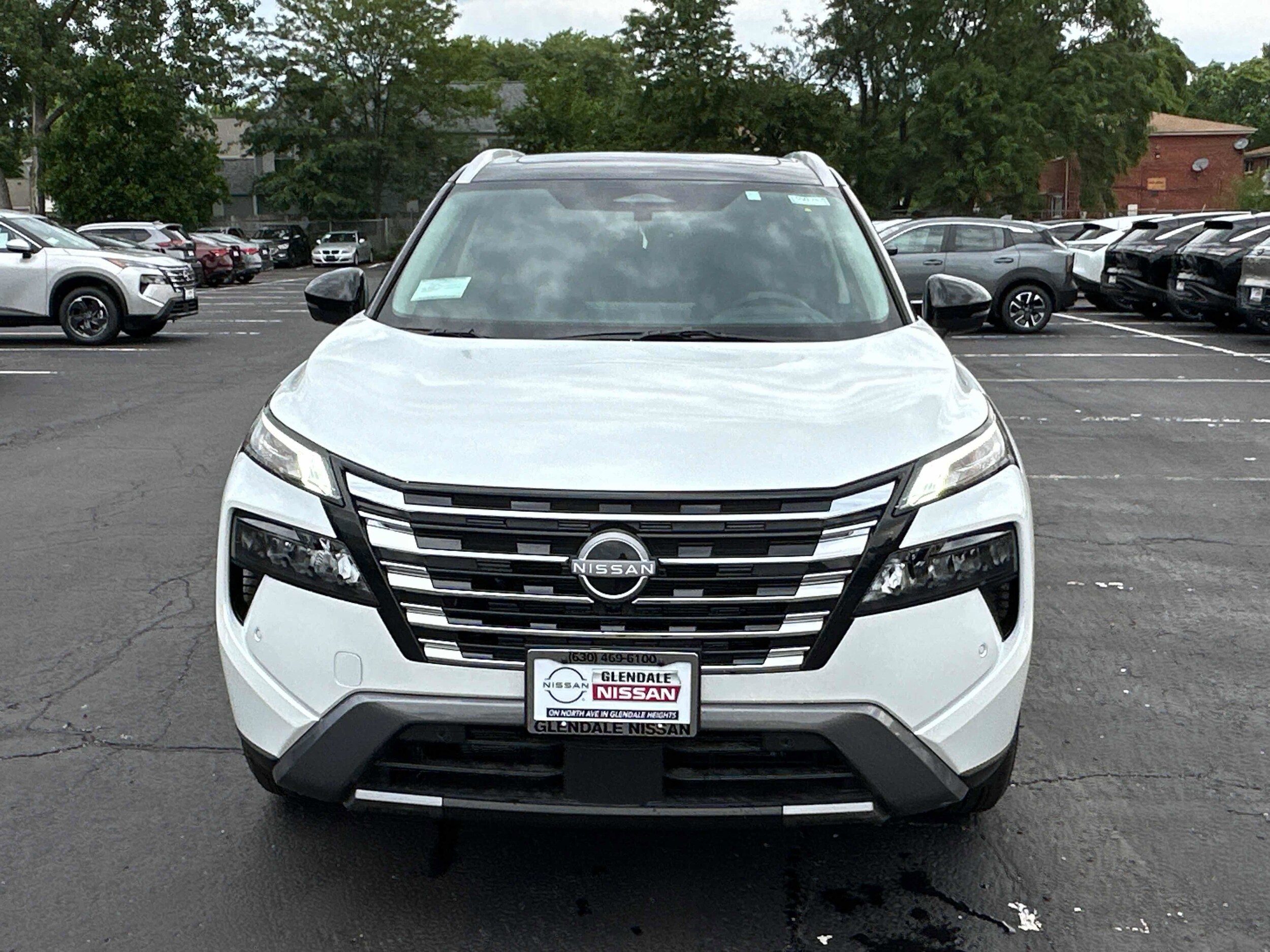 2025 Nissan Rogue SL photo 2