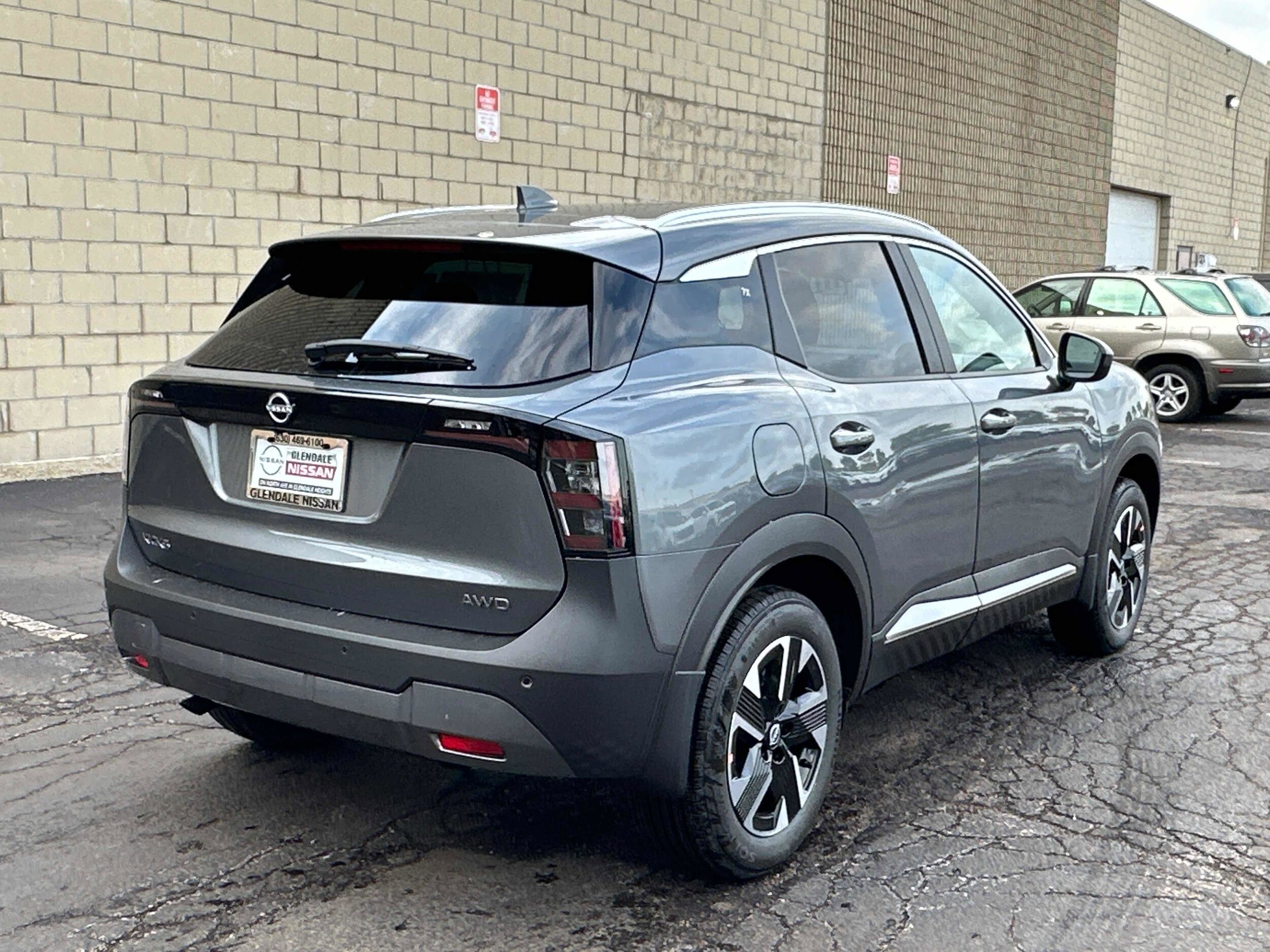 2025 Nissan Kicks SV photo 2