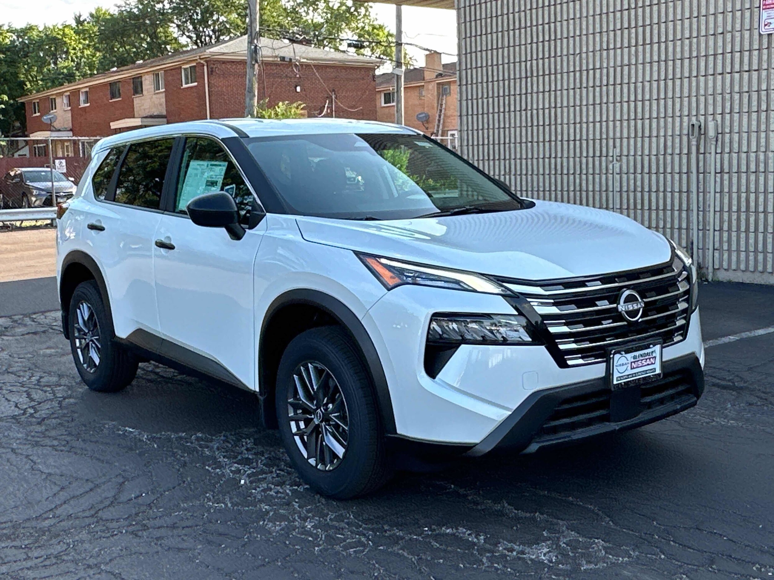 2025 Nissan Rogue S photo 2