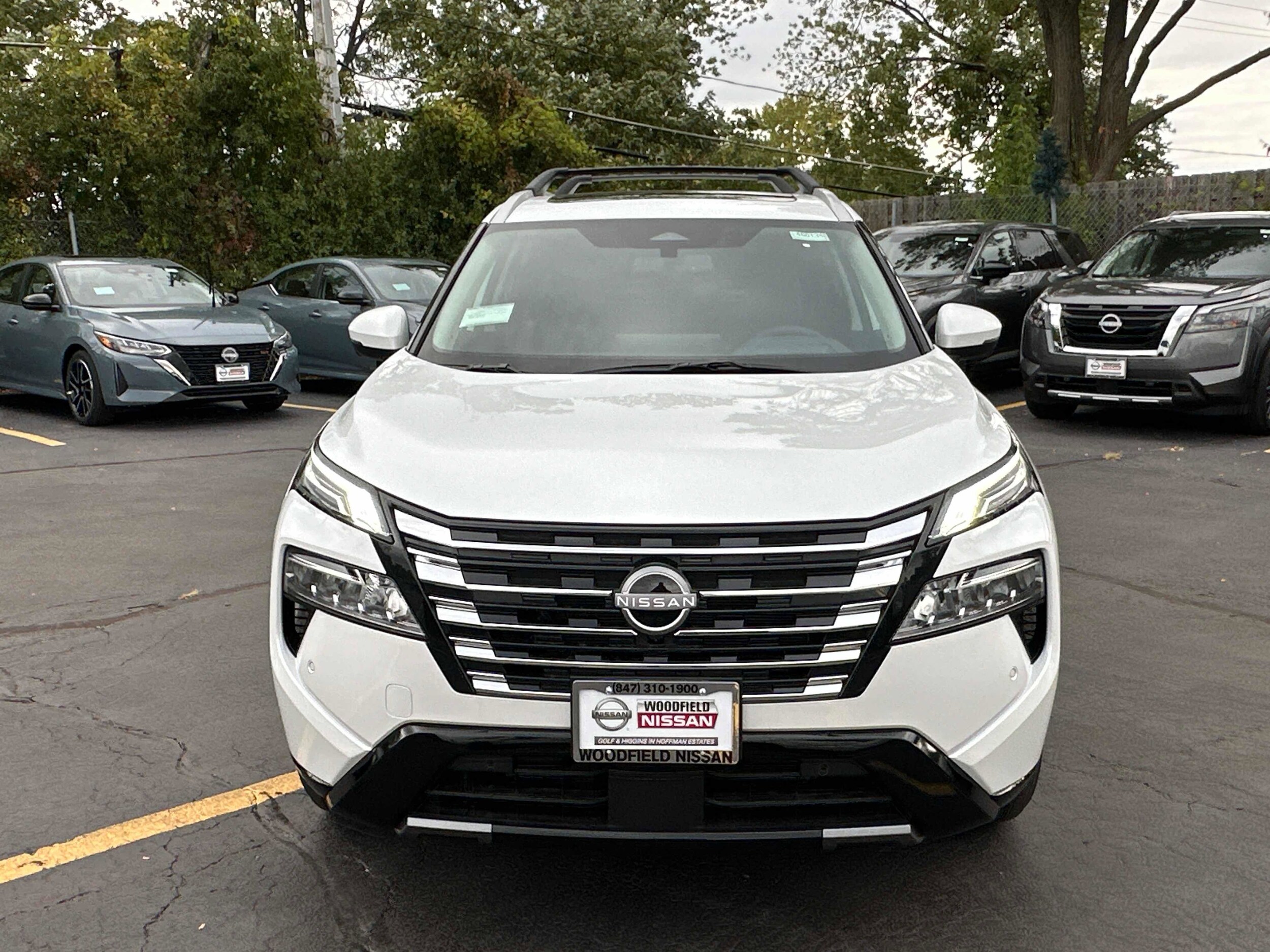 2026 Nissan Rogue Platinum photo 2