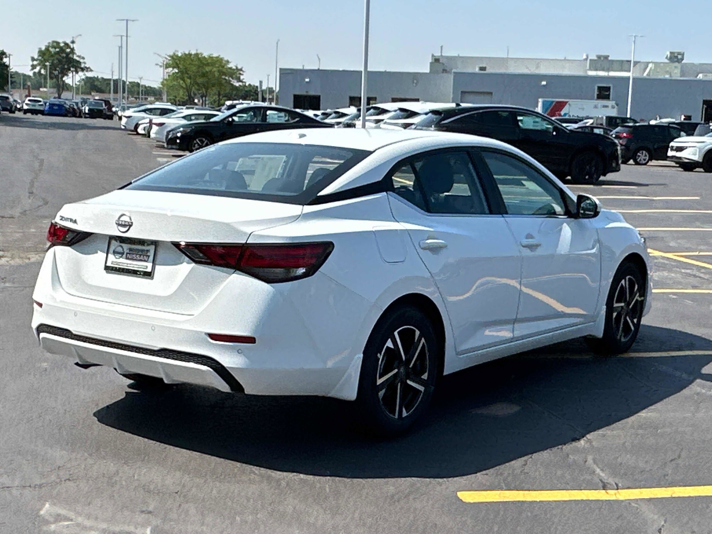 2025 Nissan Sentra SV photo 3