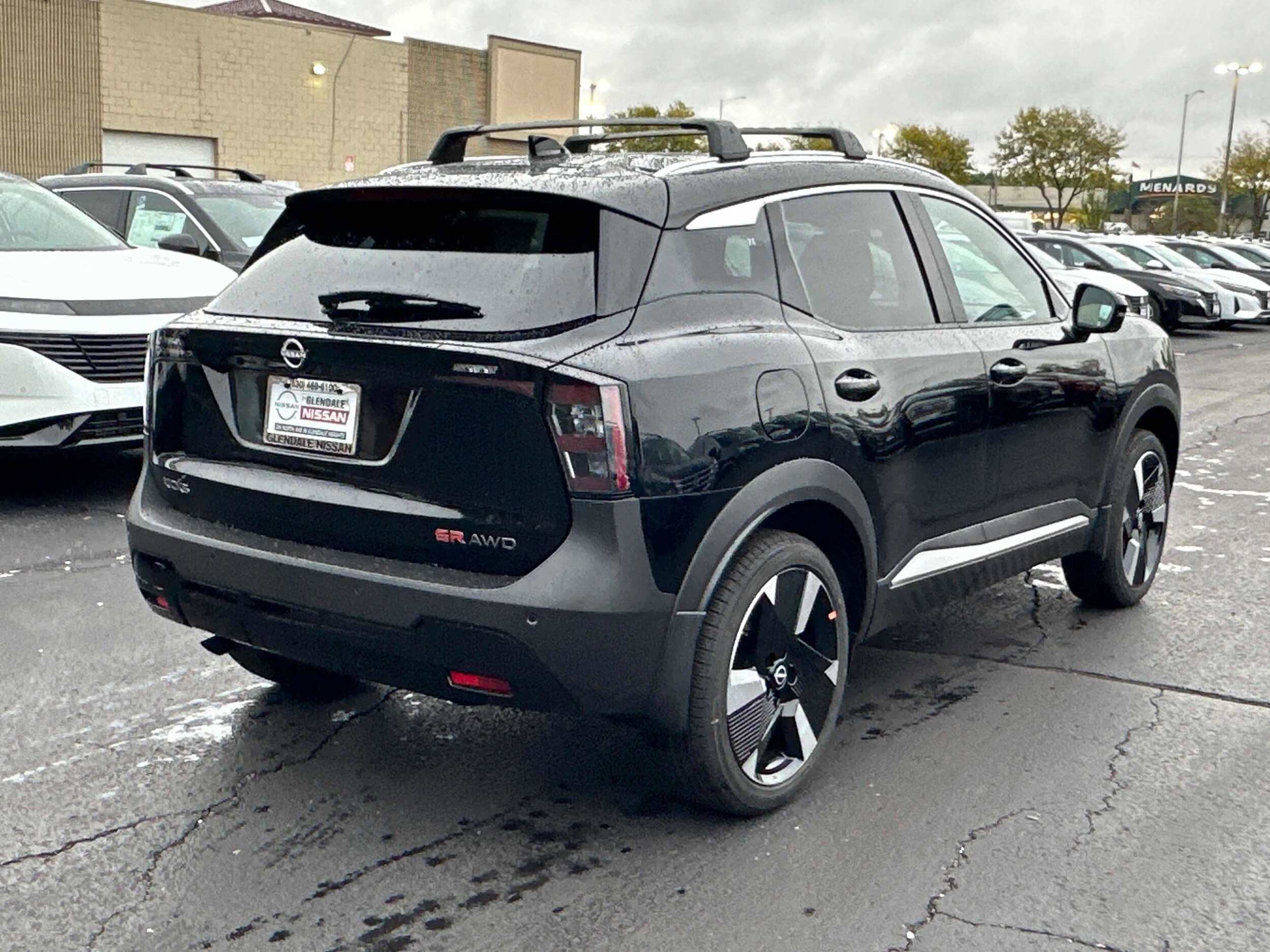 2026 Nissan Kicks SR photo 4