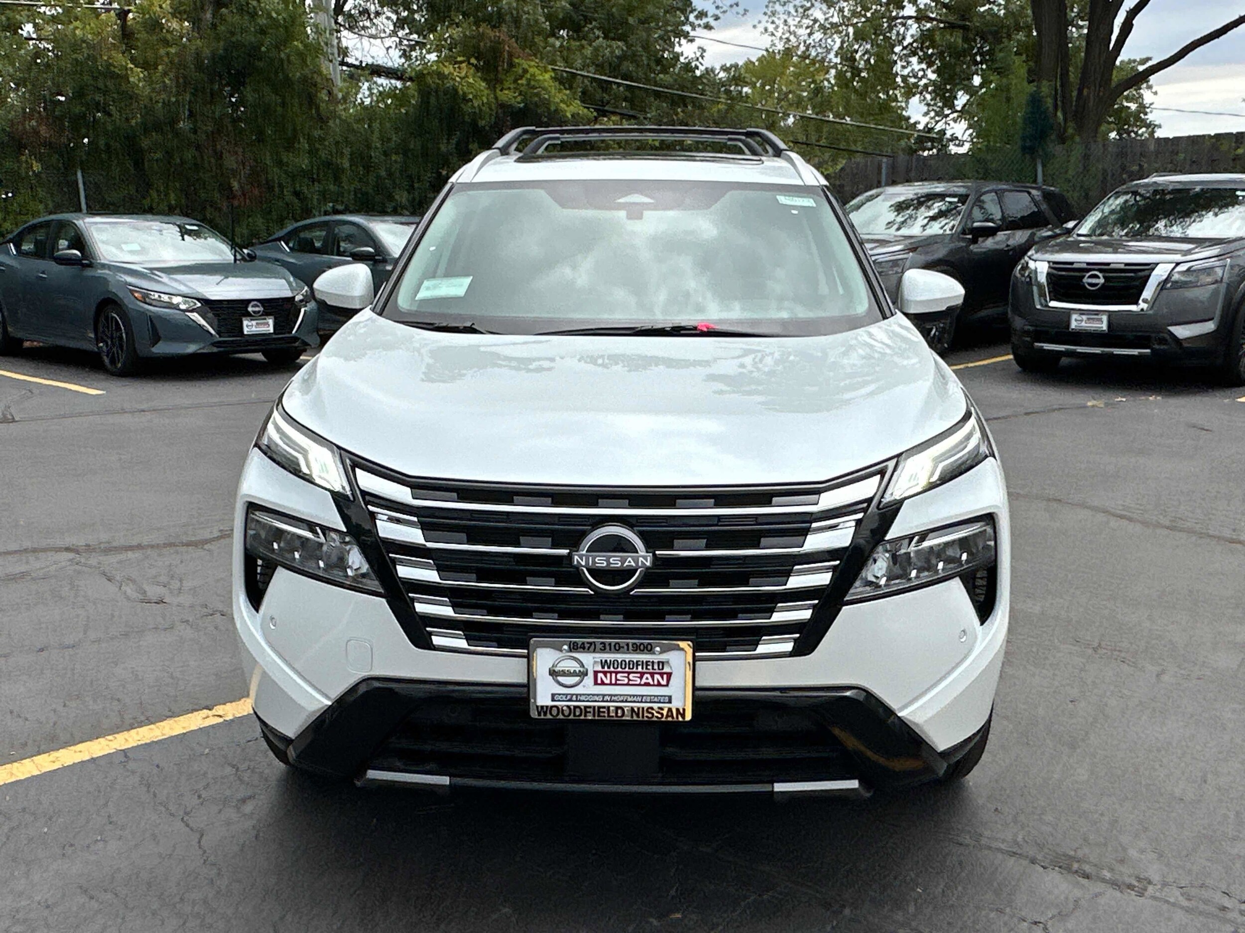 2026 Nissan Rogue Platinum photo 2