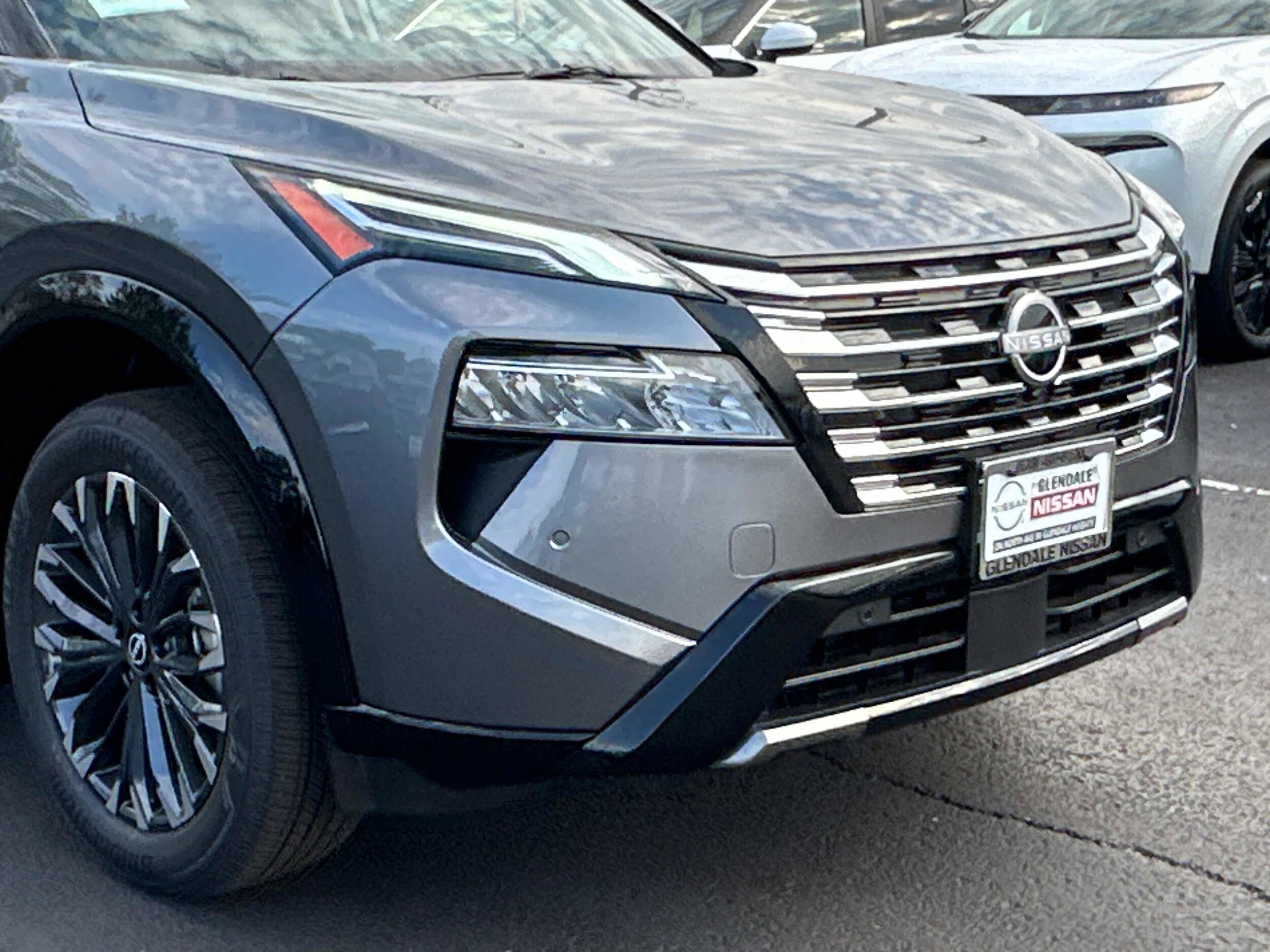 2026 Nissan Rogue Platinum photo 4