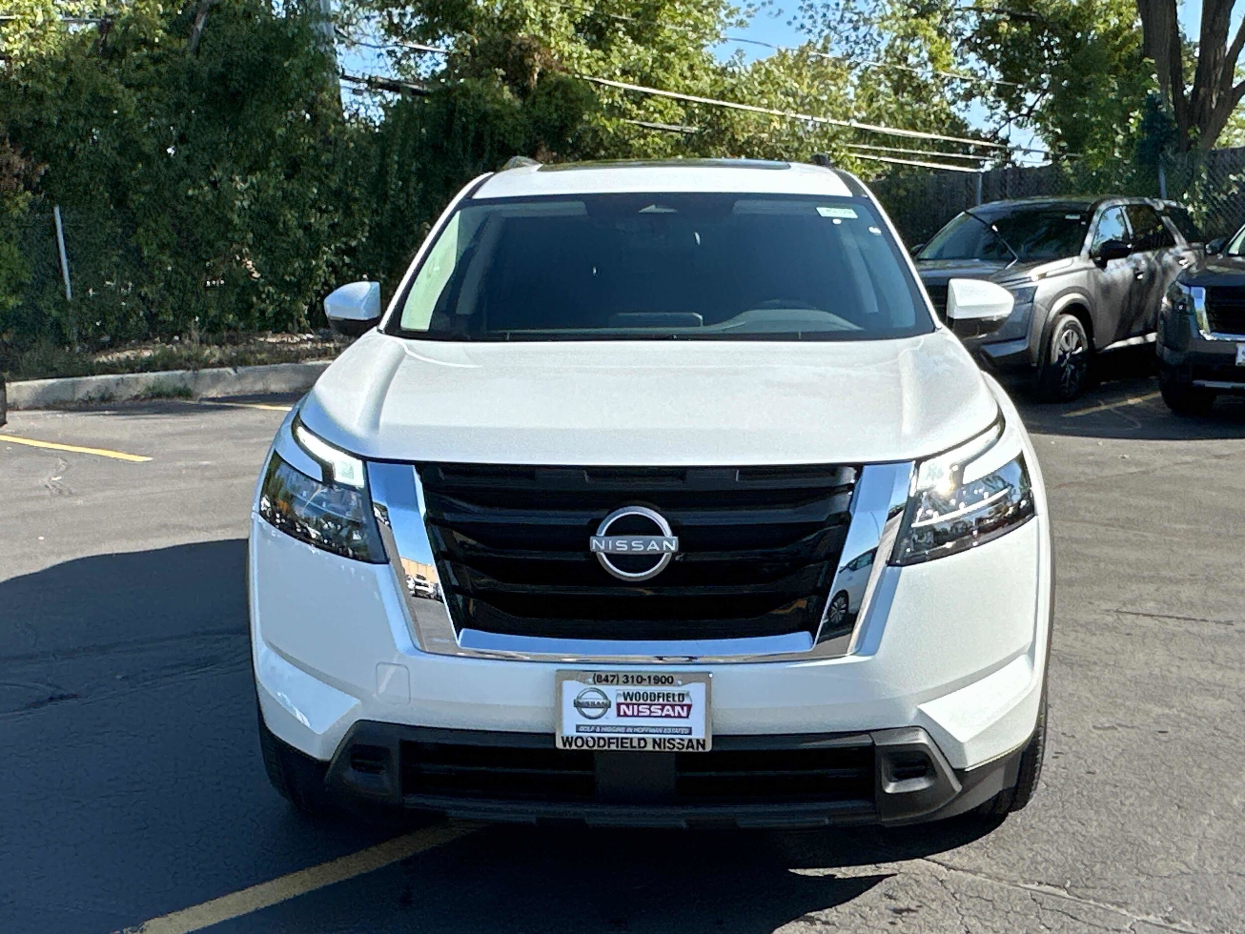 2025 Nissan Pathfinder SV photo 2
