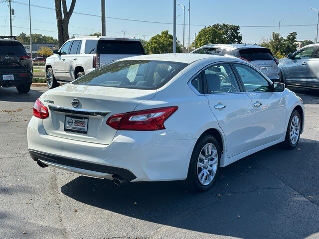 2017 Nissan Altima 2.5 S photo 3