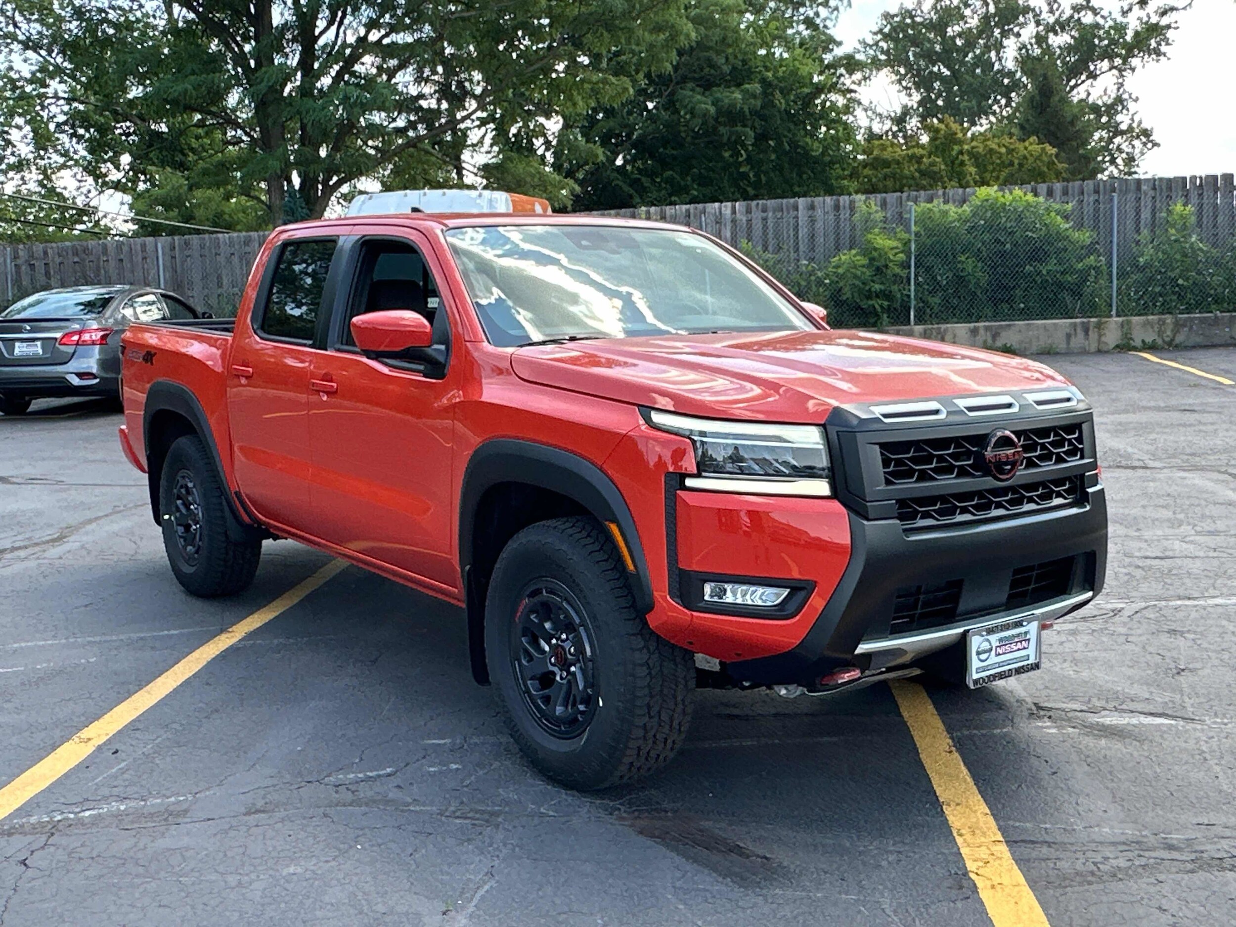2025 Nissan Frontier PRO-4X Crew Cab photo 3