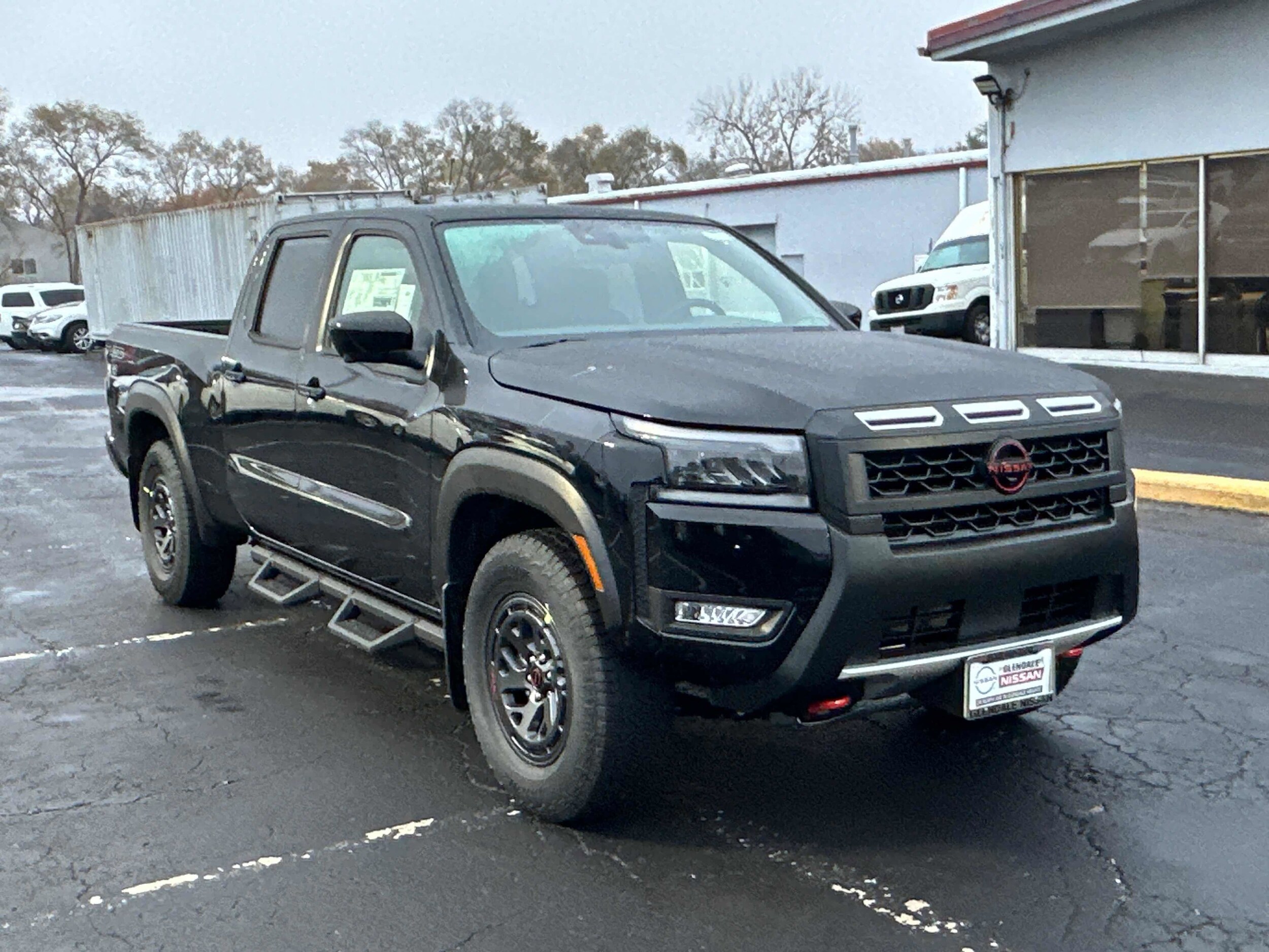 2026 Nissan Frontier PRO-4X Crew Cab photo 3