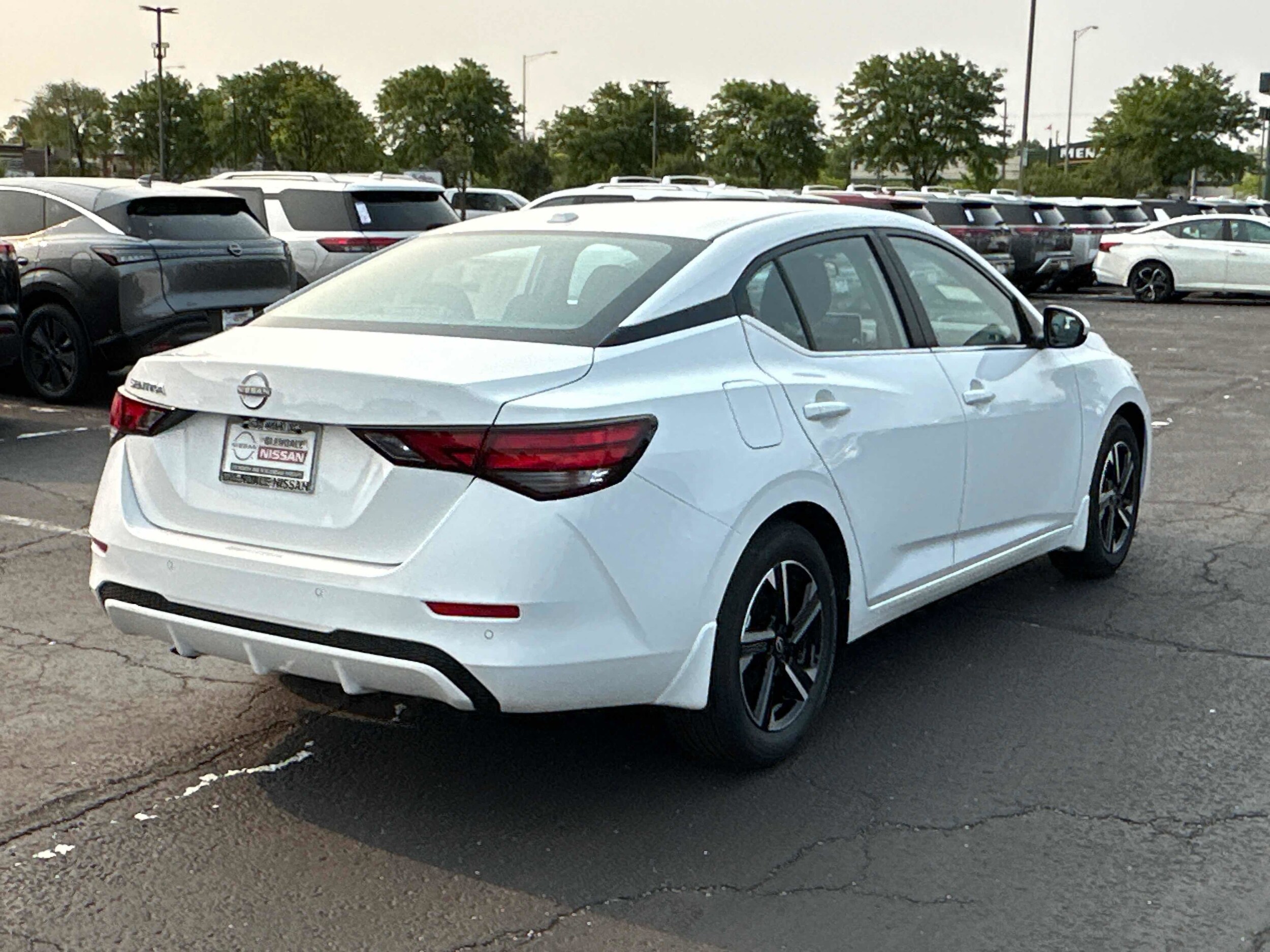 2025 Nissan Sentra SV photo 4