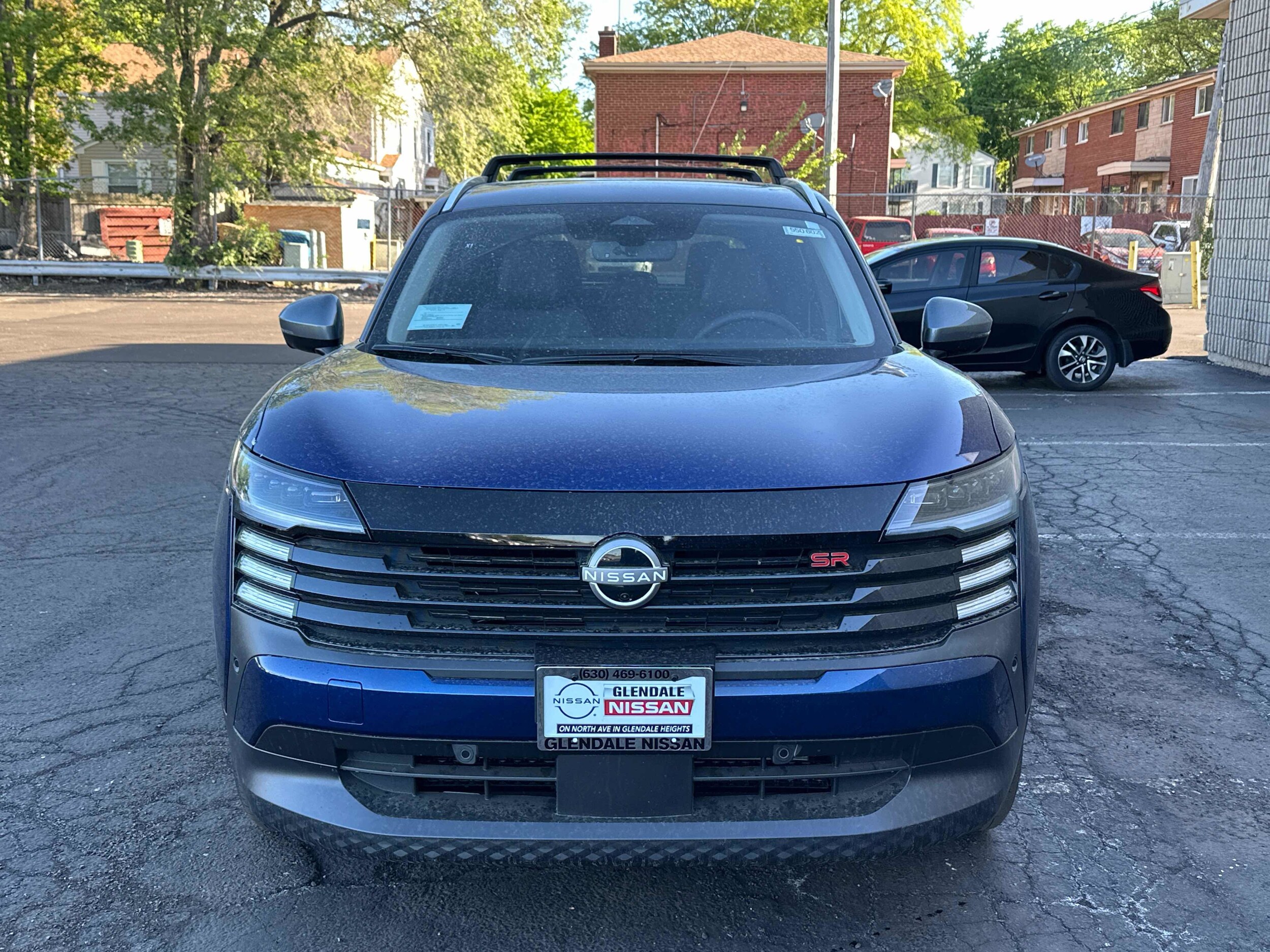 2025 Nissan Kicks SR photo 2