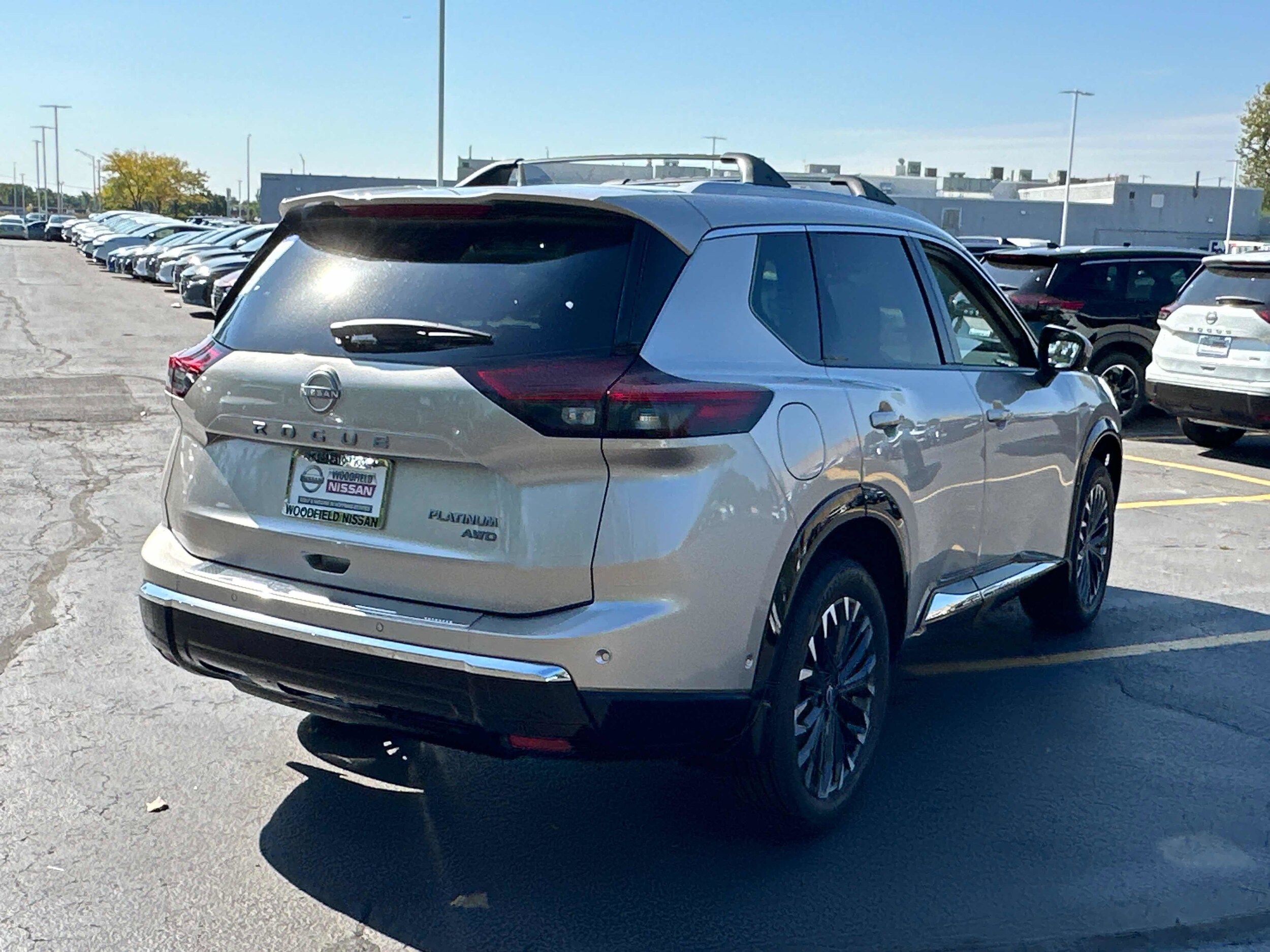 2026 Nissan Rogue Platinum photo 3