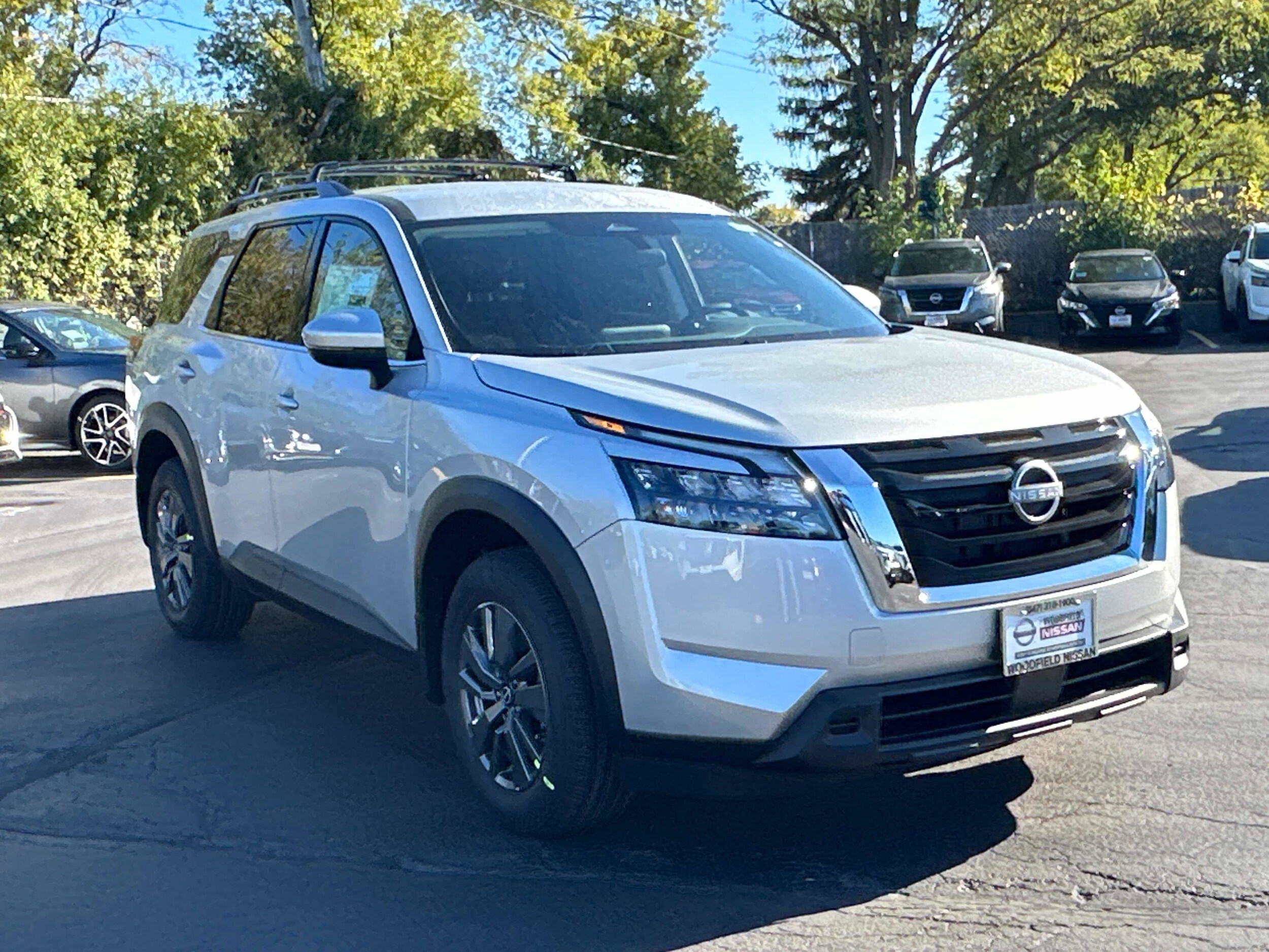2025 Nissan Pathfinder SV photo 3