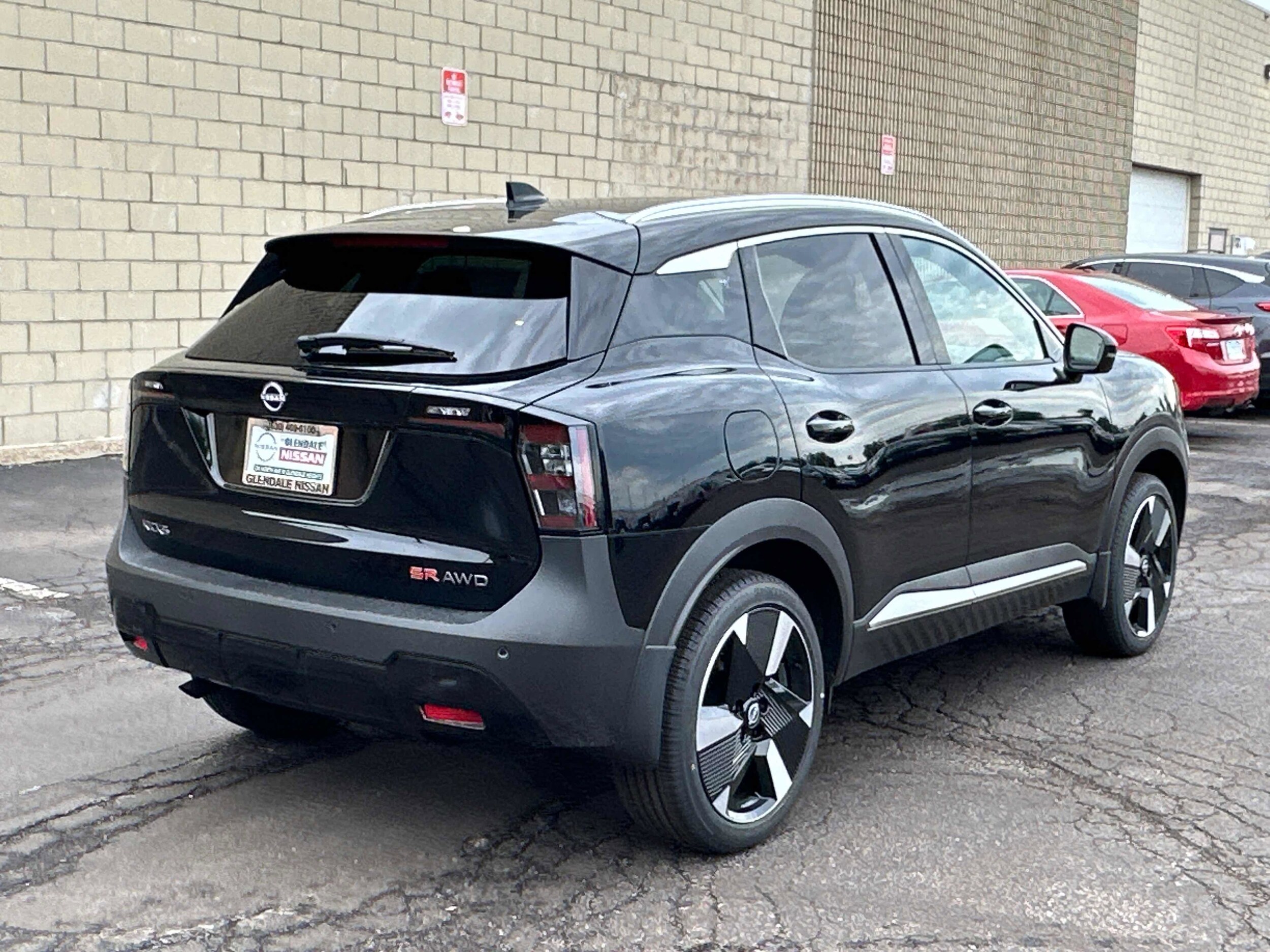 2025 Nissan Kicks SR photo 4