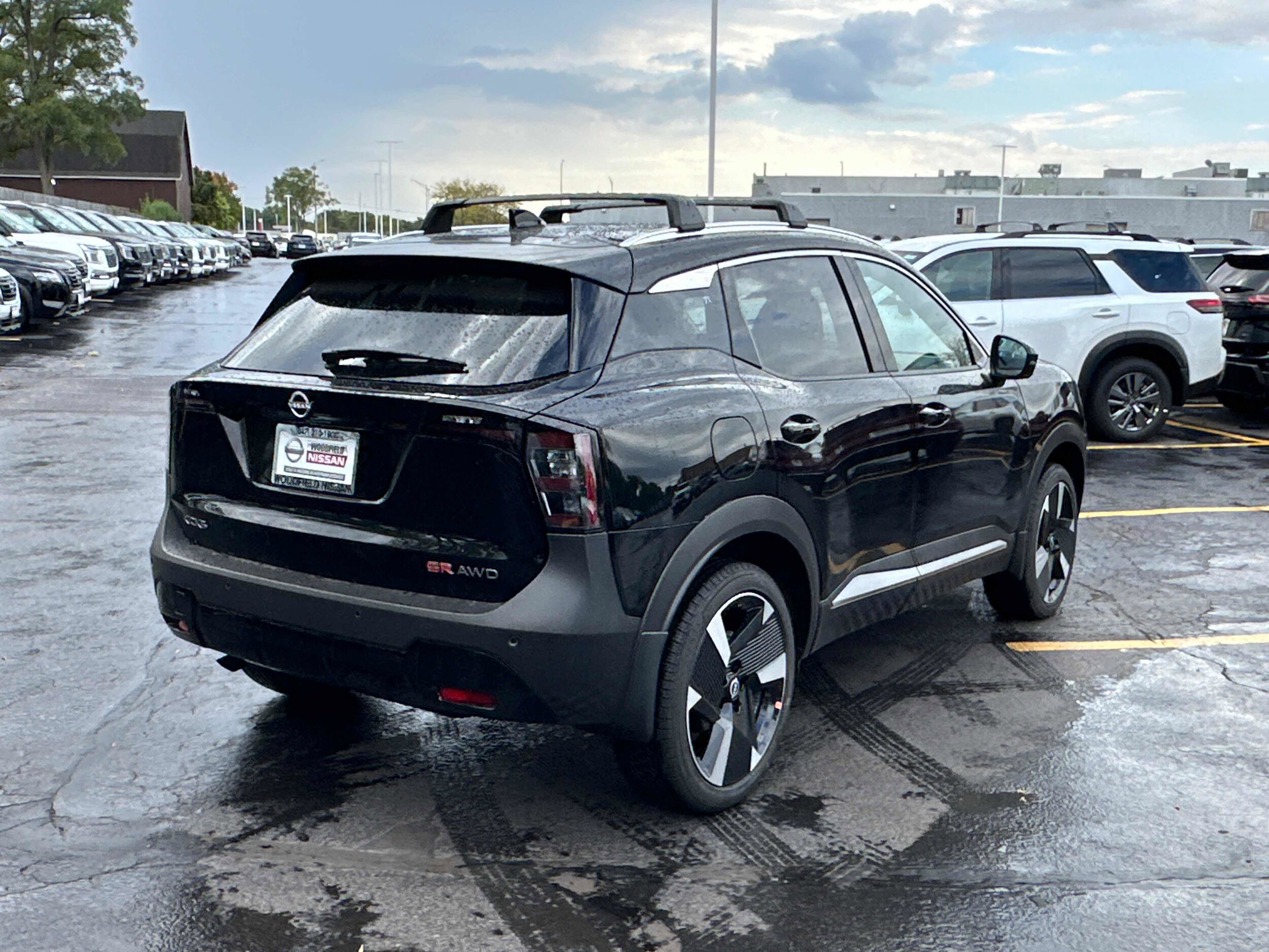 2026 Nissan Kicks SR photo 4