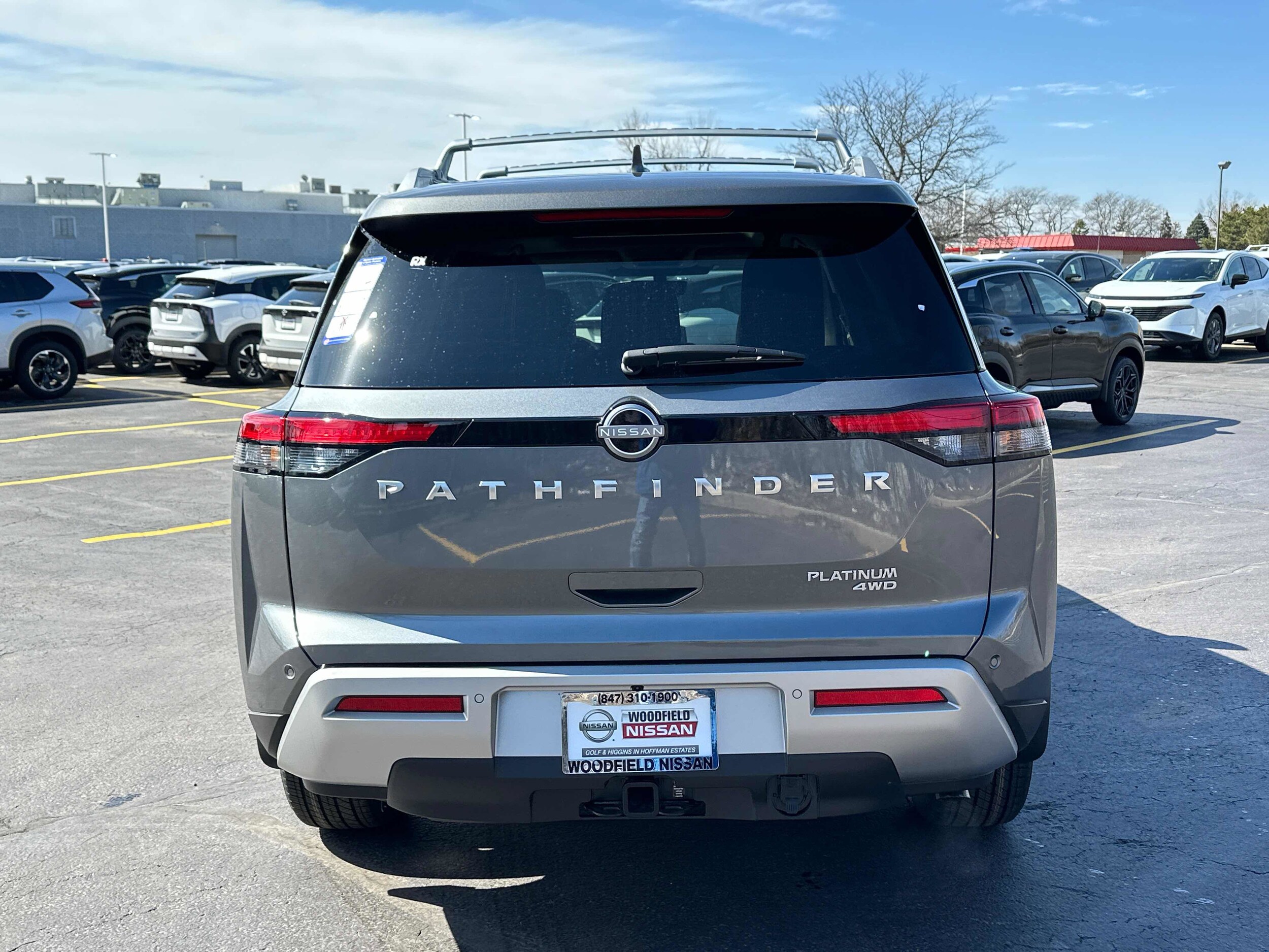 2025 Nissan Pathfinder Platinum photo 4