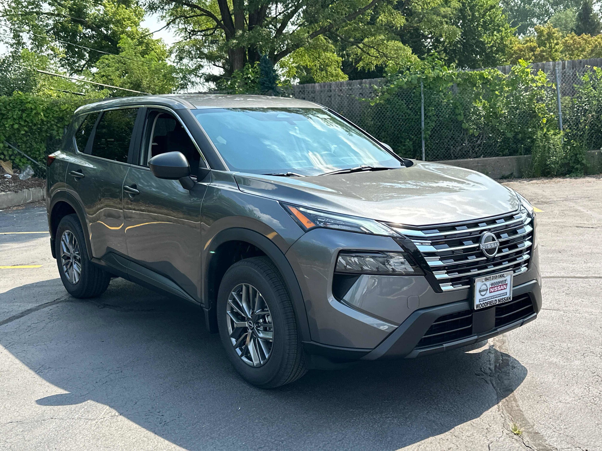 2026 Nissan Rogue S photo 3