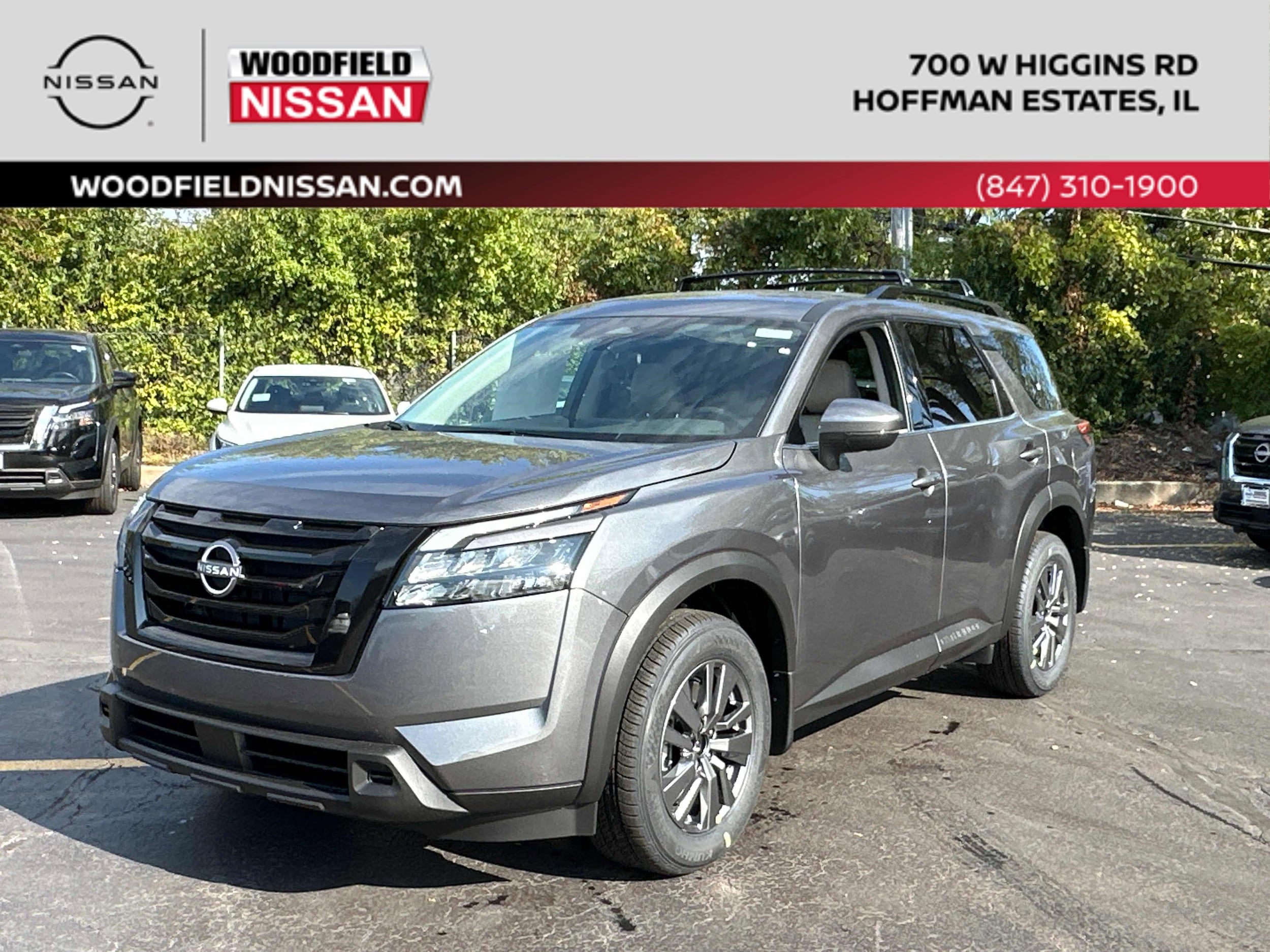 2025 Nissan Pathfinder SV's photo