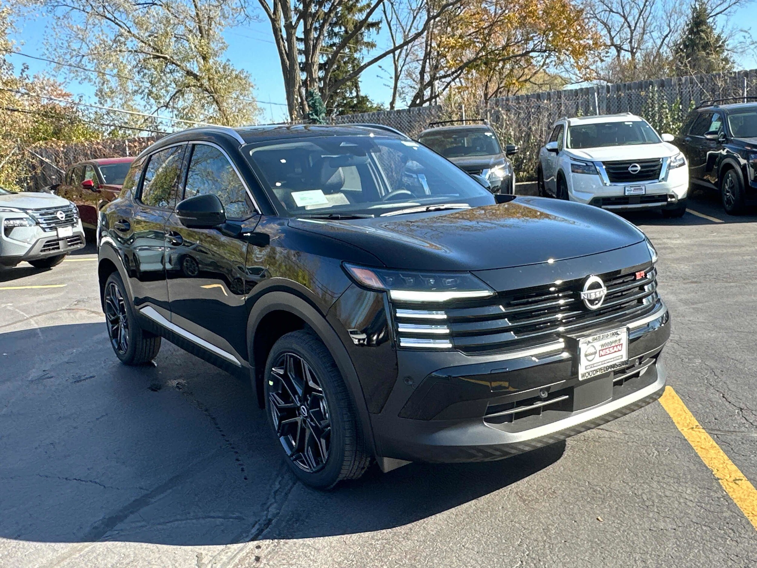 2026 Nissan Kicks SR photo 3