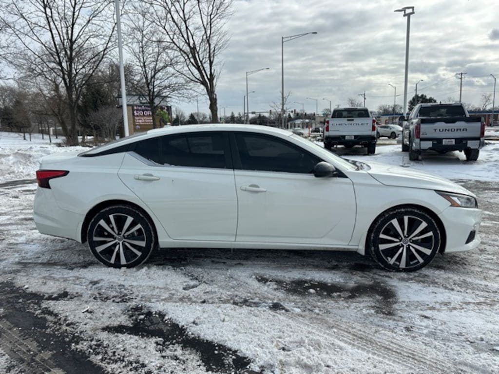 Certified 2022 Nissan Altima 2.5 SR Sedan