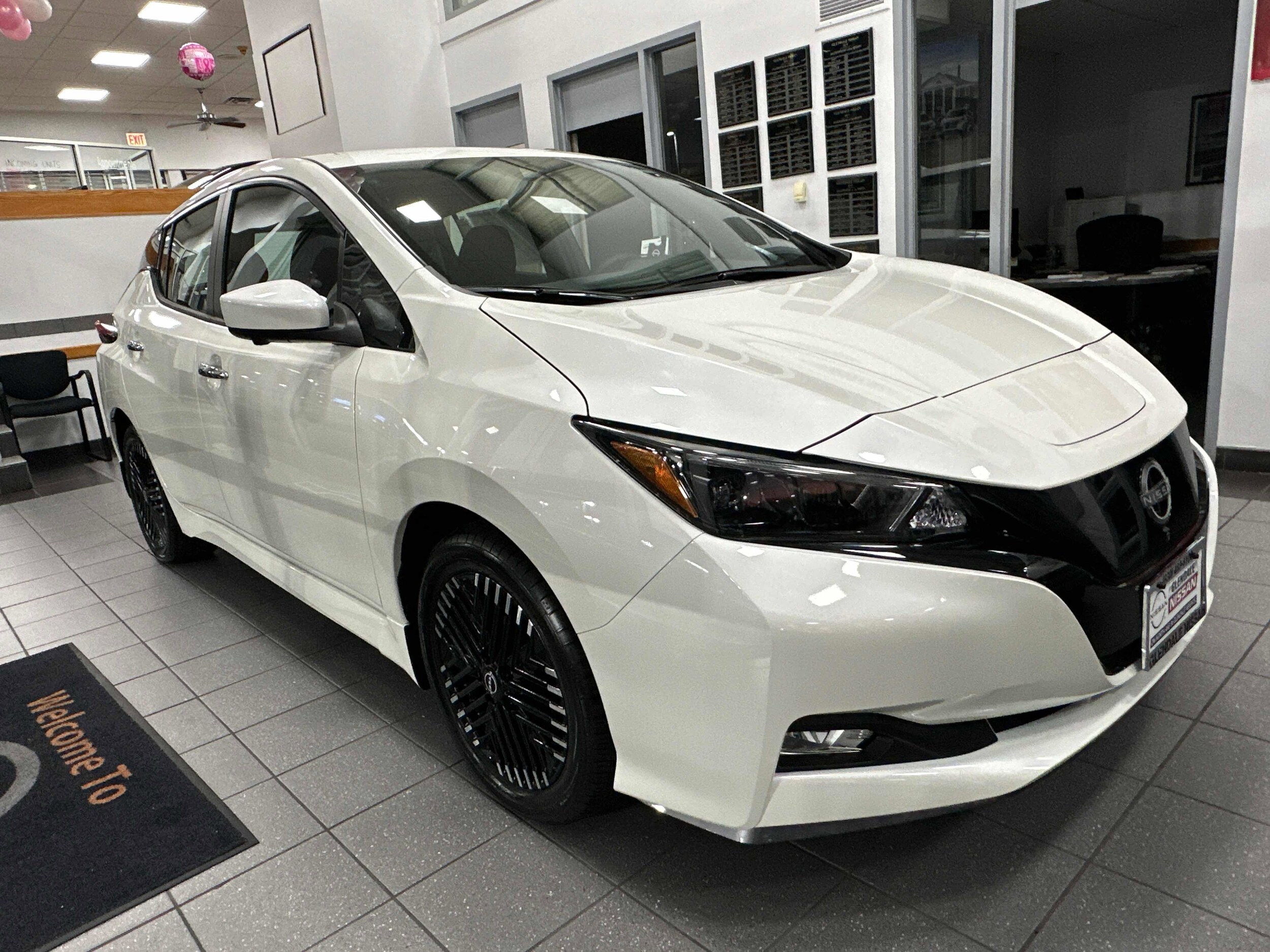 2024 Nissan Leaf SV Plus photo 2