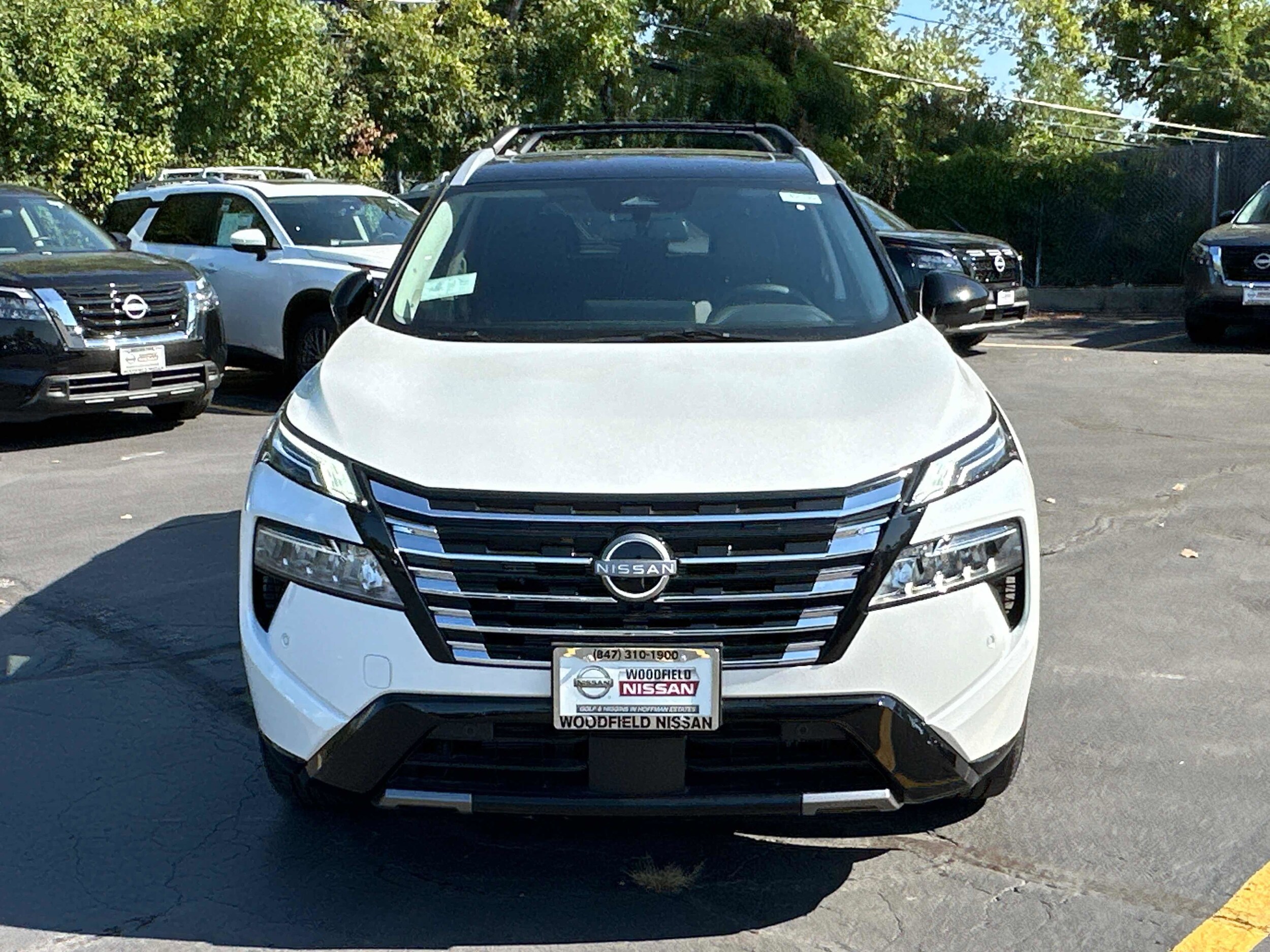 2025 Nissan Rogue Platinum photo 2