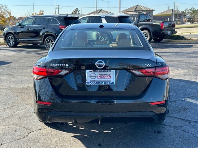2022 Nissan Sentra SV photo 3