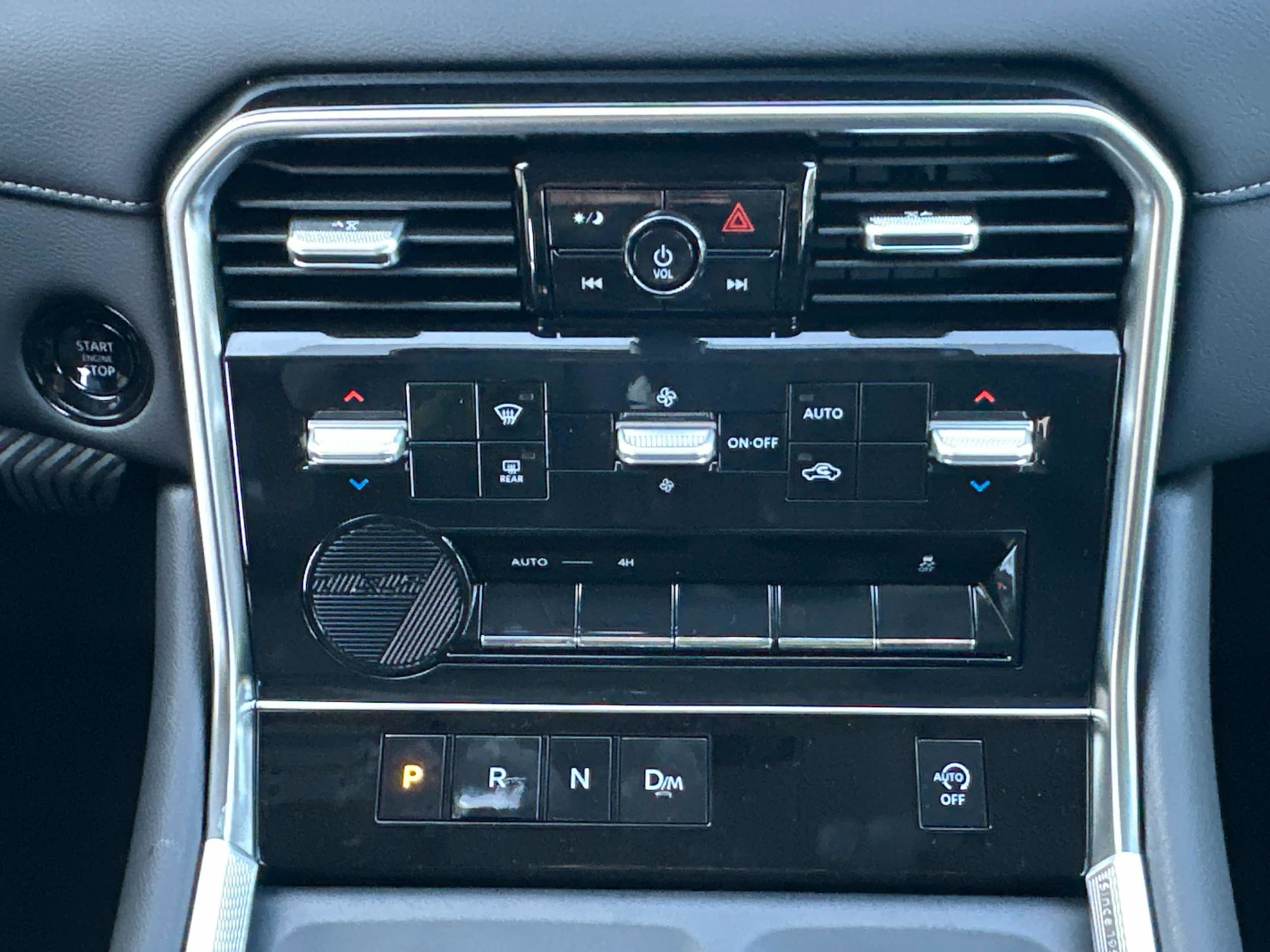 2026 Nissan Armada SV - Photo 33