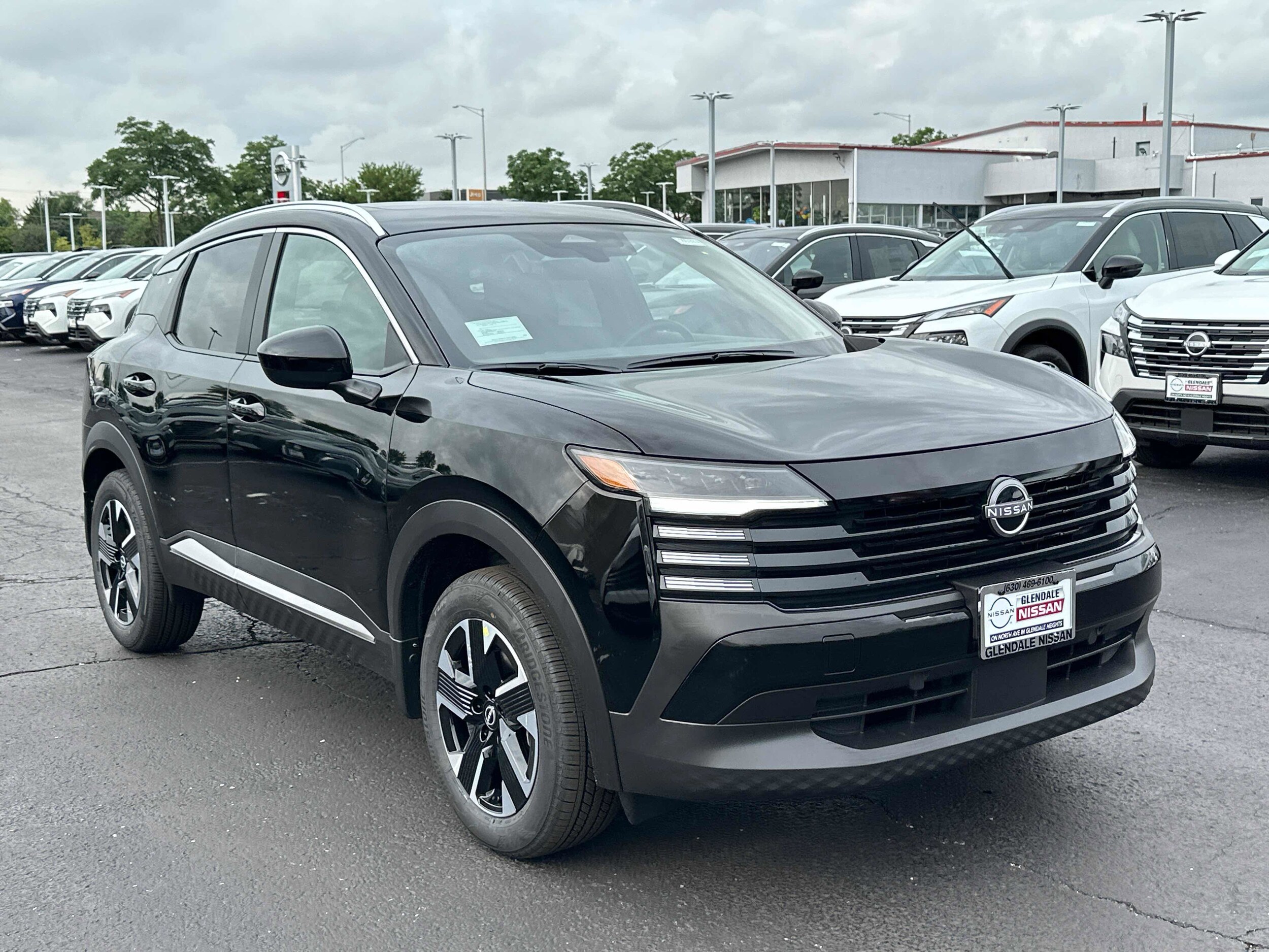 2025 Nissan Kicks SV photo 3