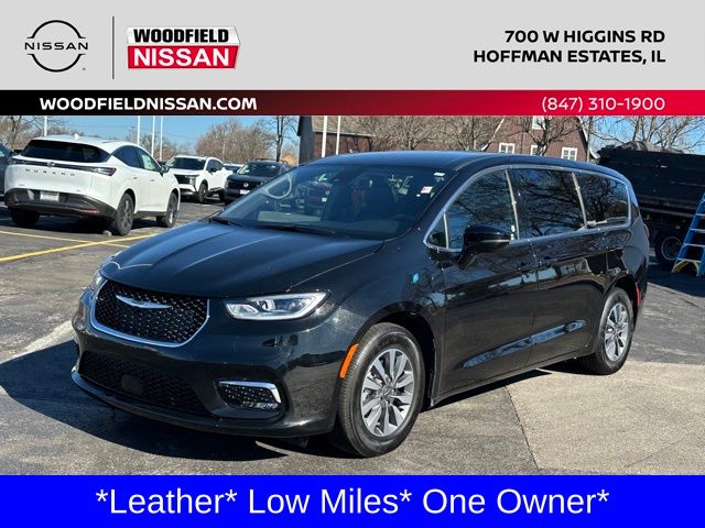 2025 Chrysler Pacifica PHEV Select