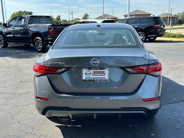 2025 Nissan Sentra SV photo 4