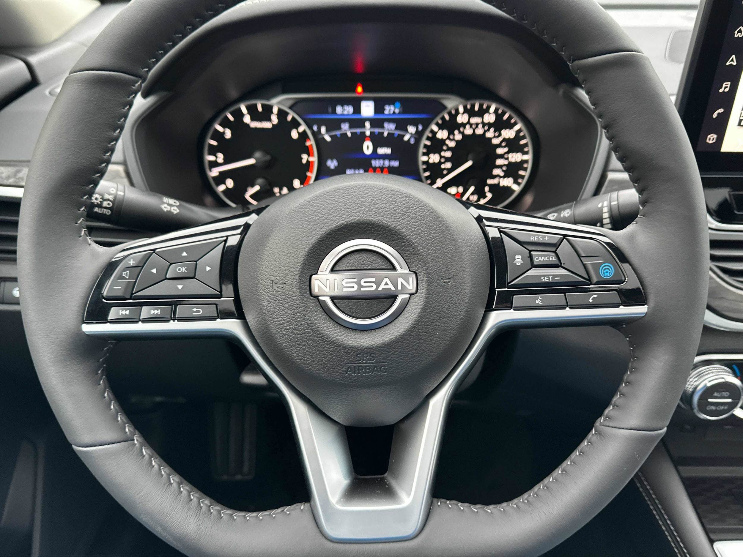 2025 Nissan Altima SL photo 3