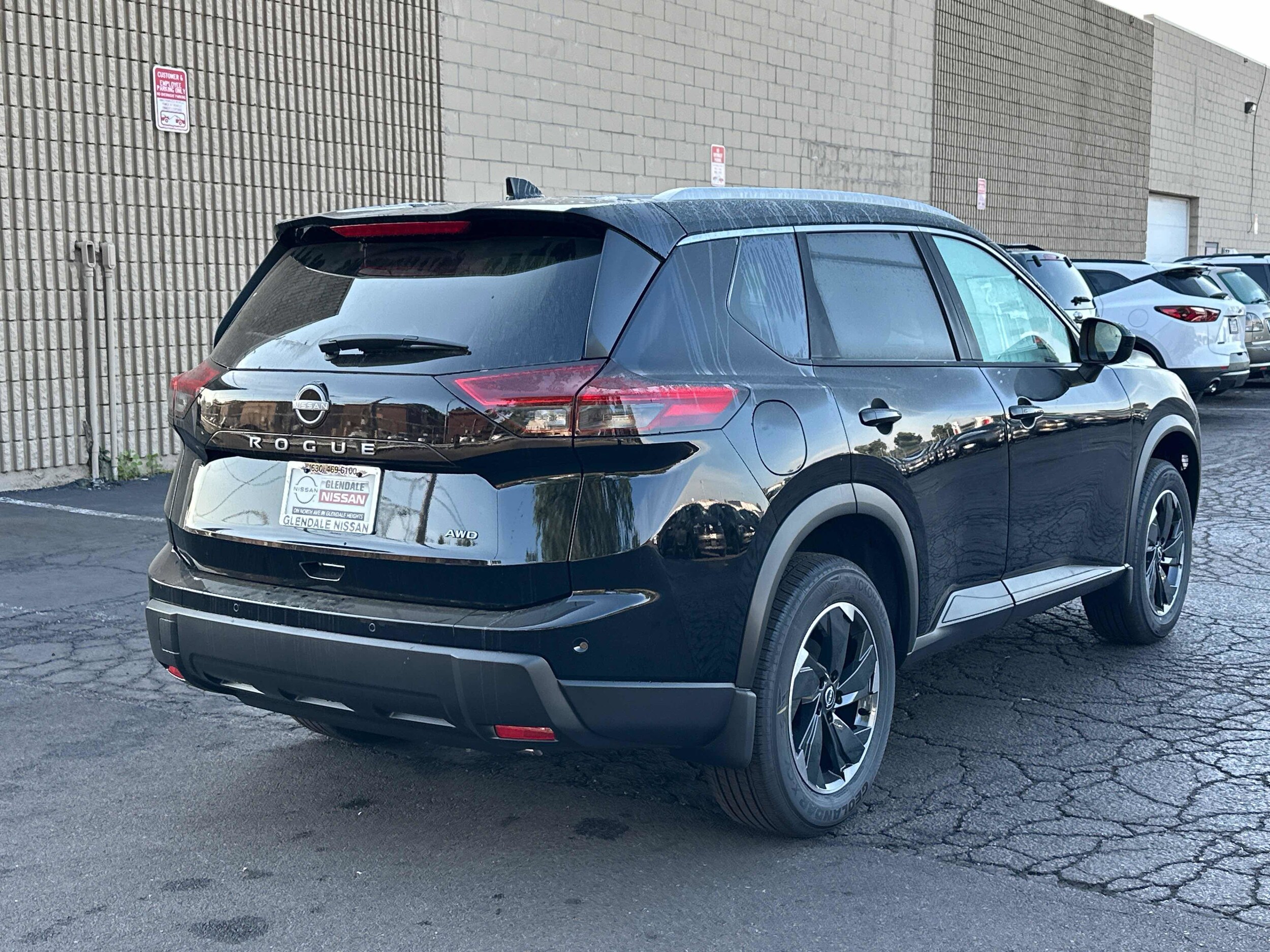 2026 Nissan Rogue SV photo 2