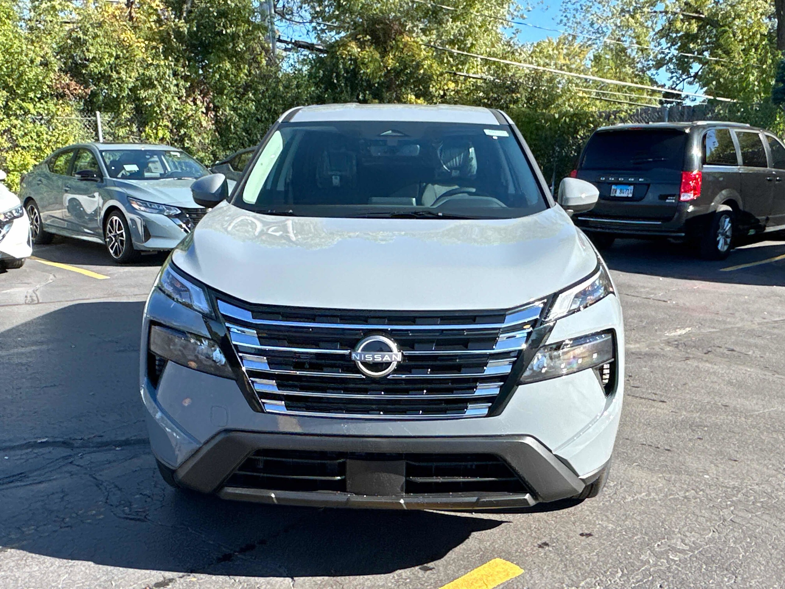 2026 Nissan Rogue SV photo 2