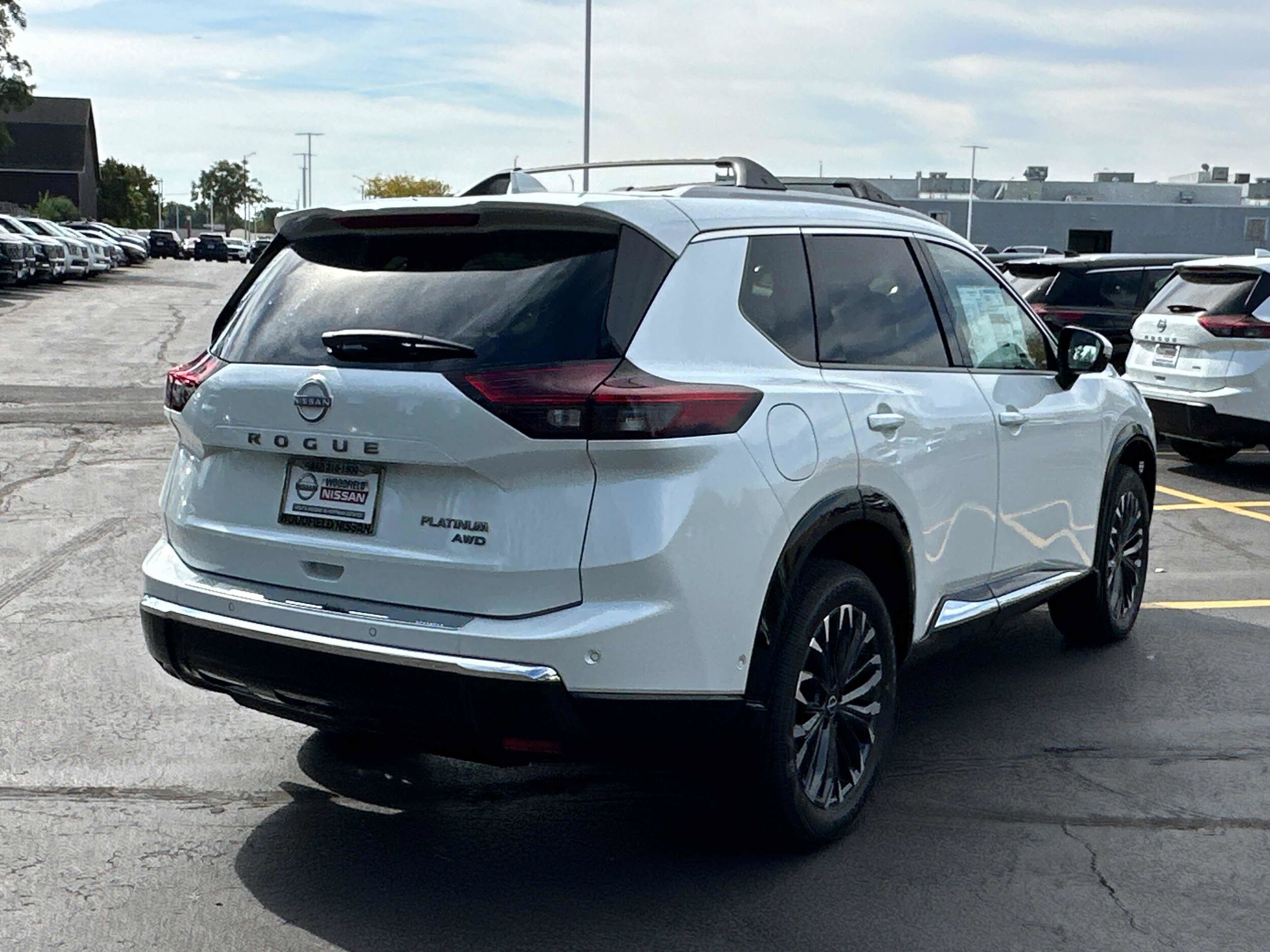 2026 Nissan Rogue Platinum photo 3