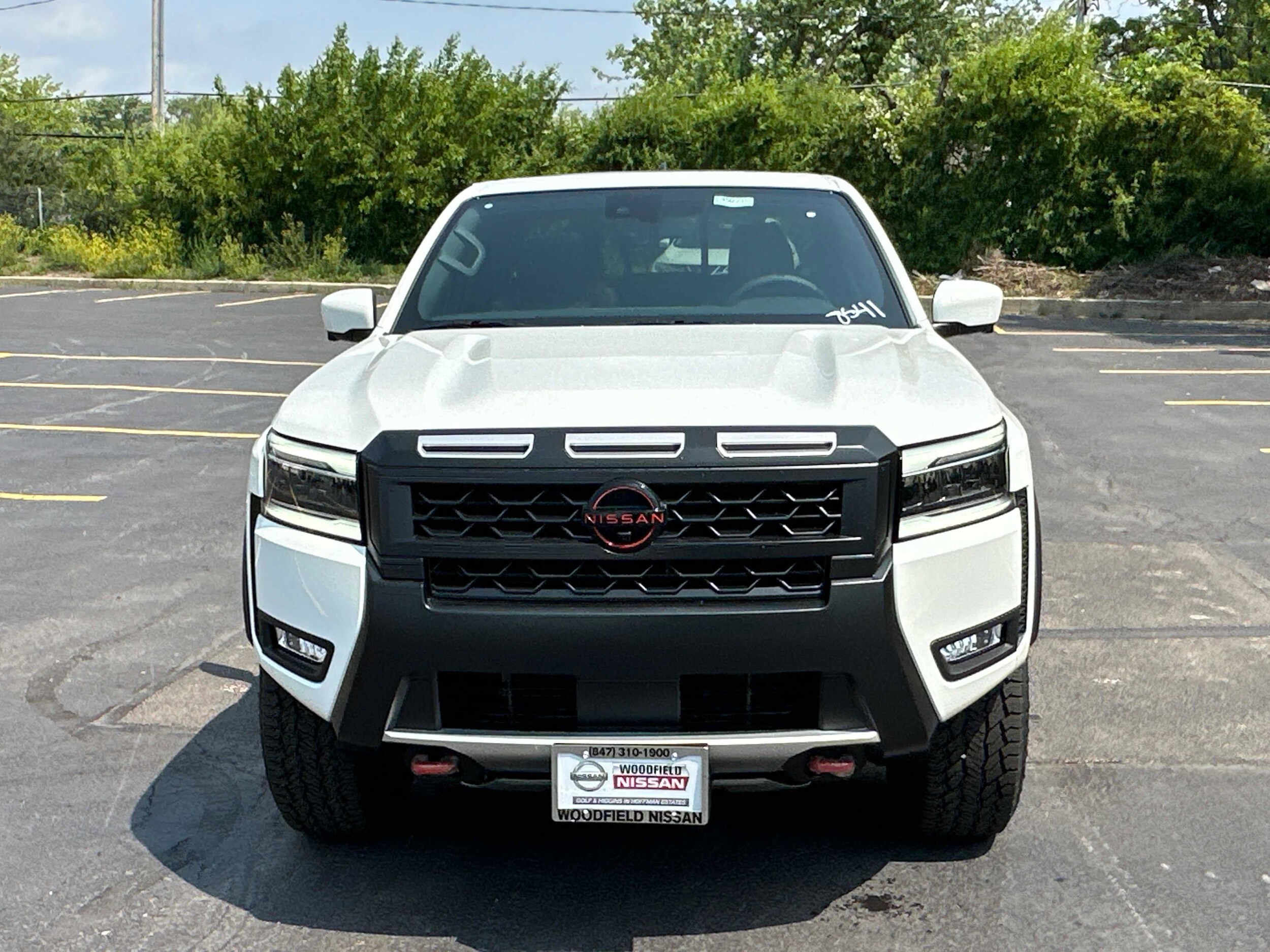 2025 Nissan Frontier PRO-4X Crew Cab photo 2