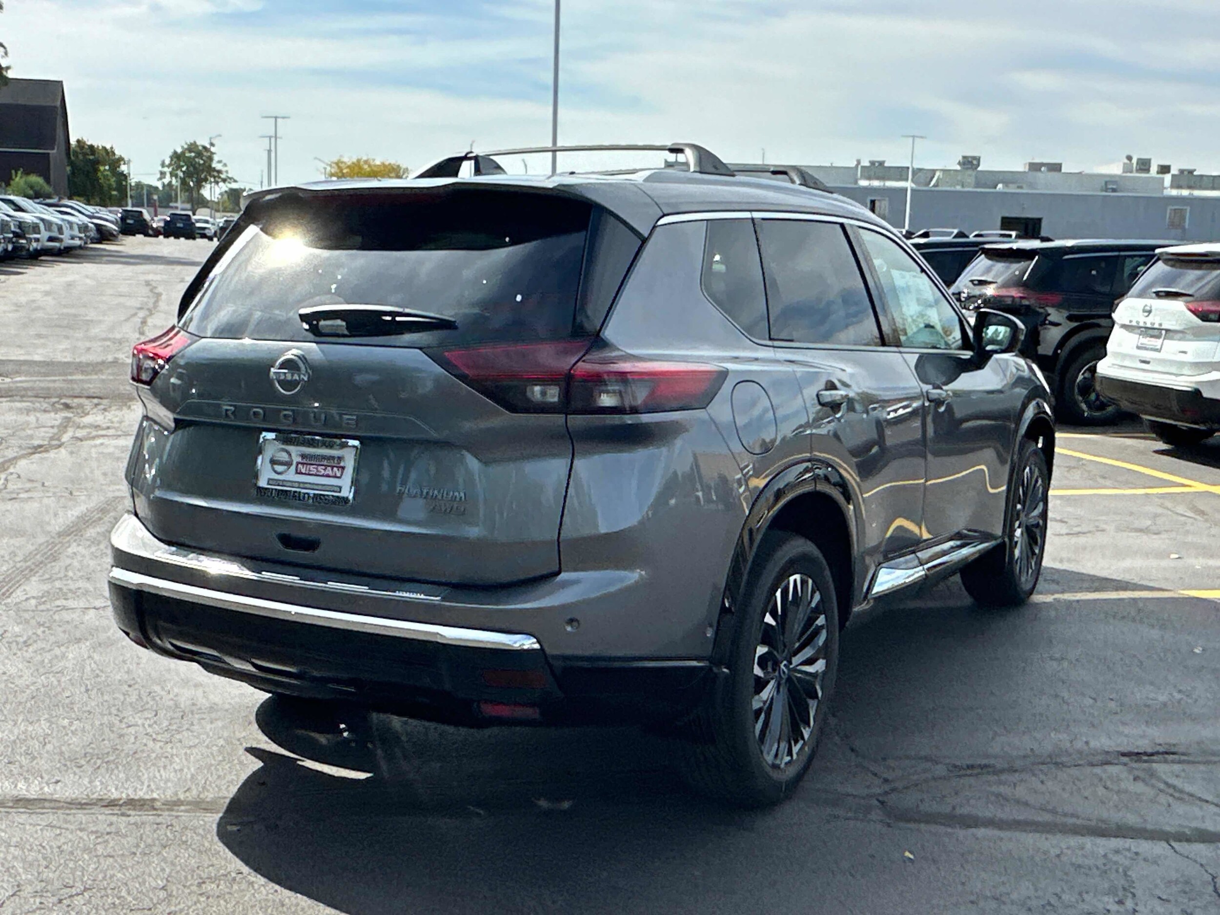 2026 Nissan Rogue Platinum photo 4