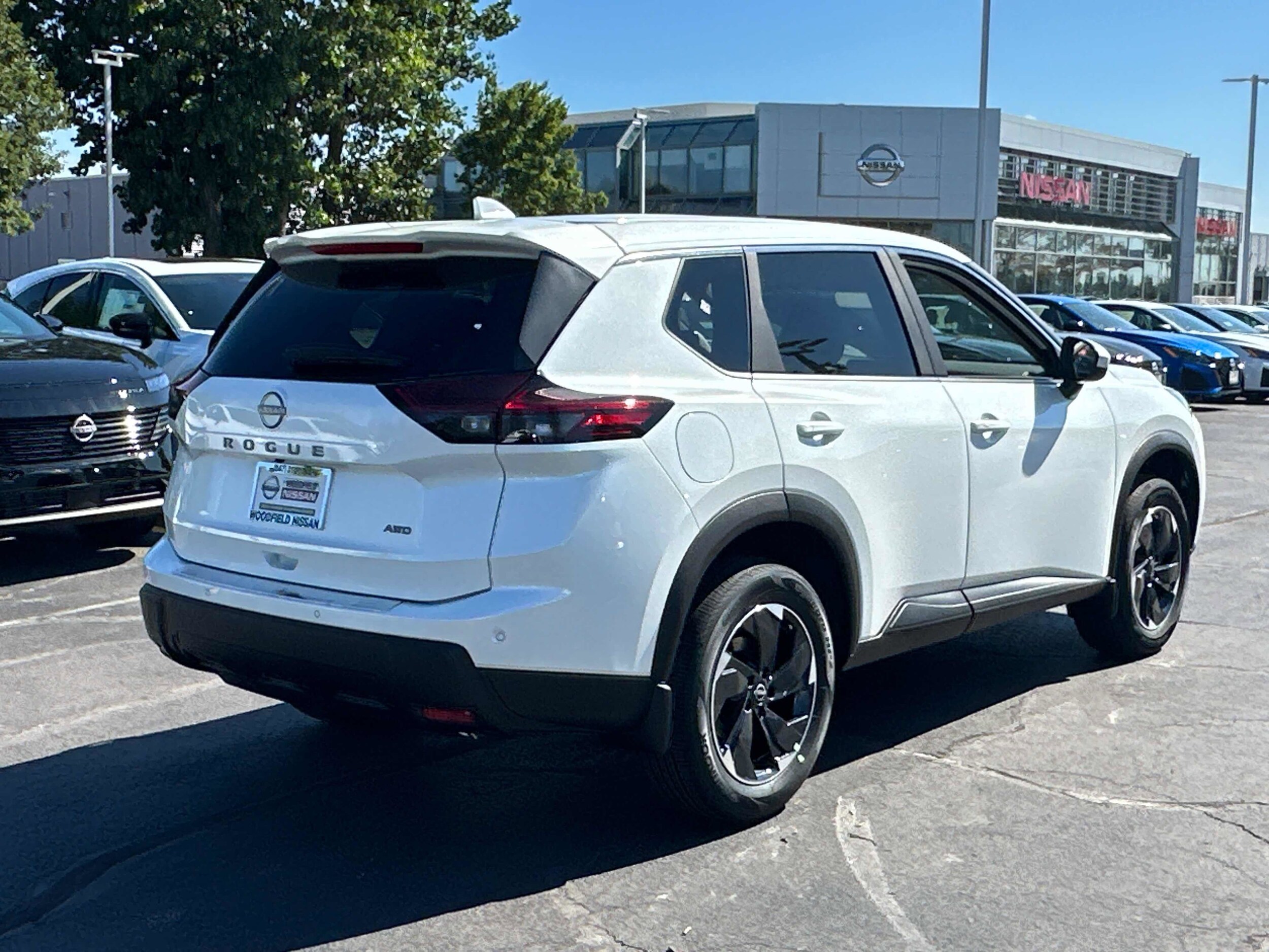 2026 Nissan Rogue SV photo 3