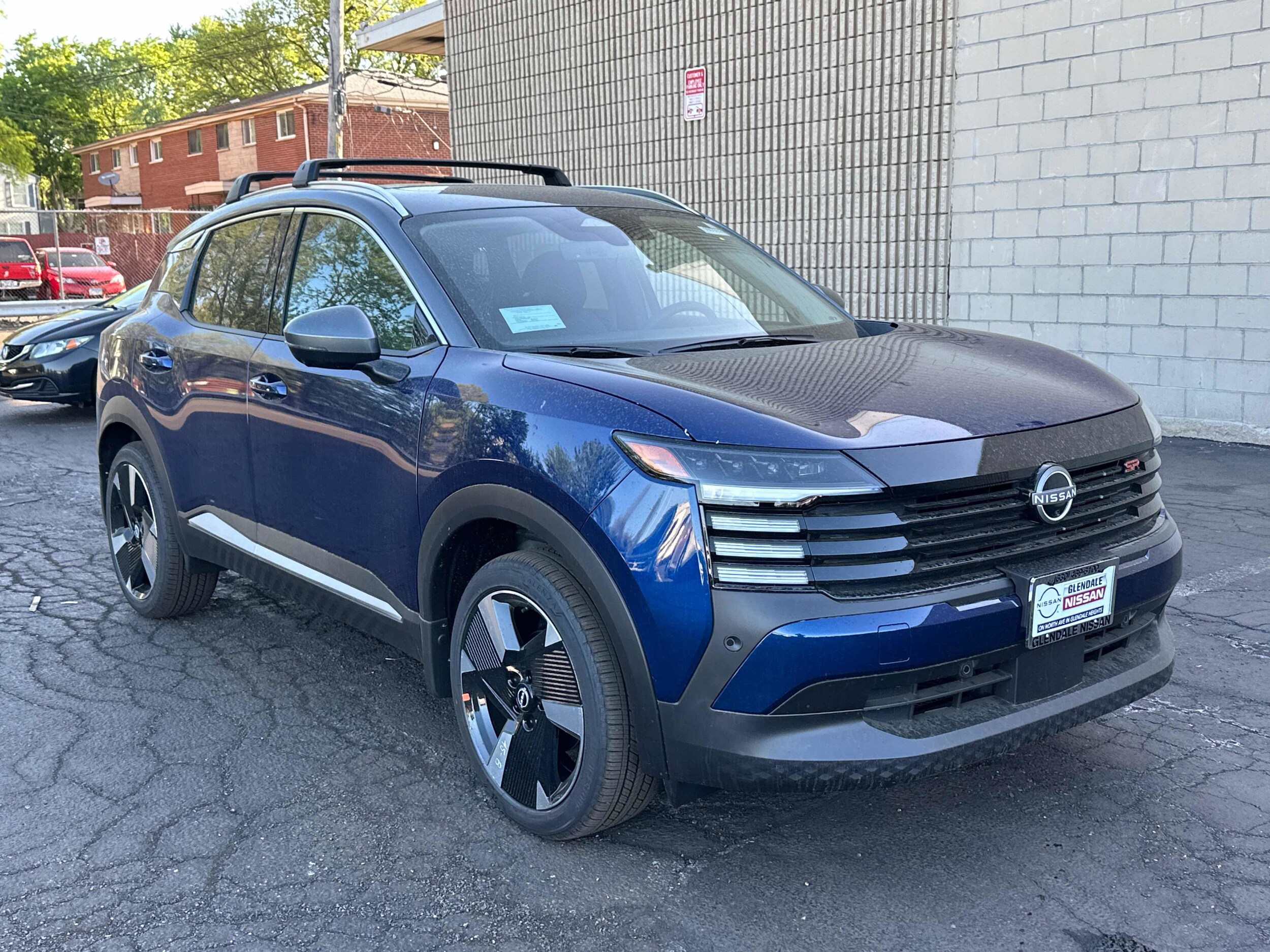 2025 Nissan Kicks SR photo 3
