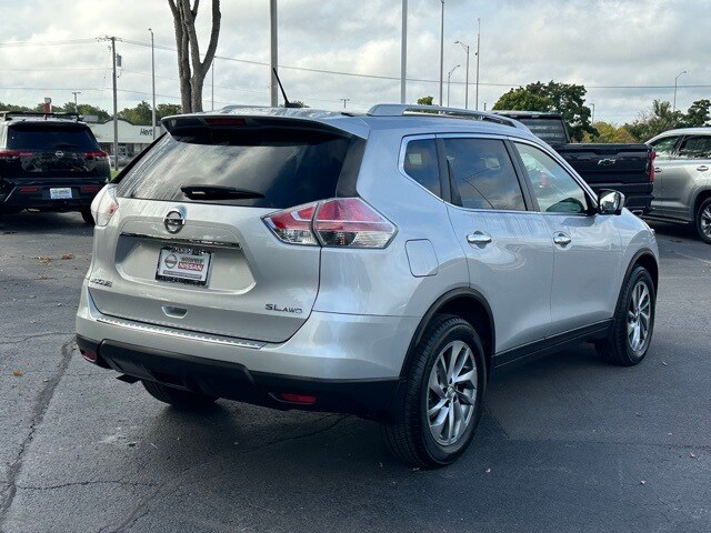 2015 Nissan Rogue SL photo 4