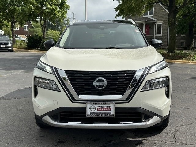 2023 Nissan Rogue Platinum photo 2