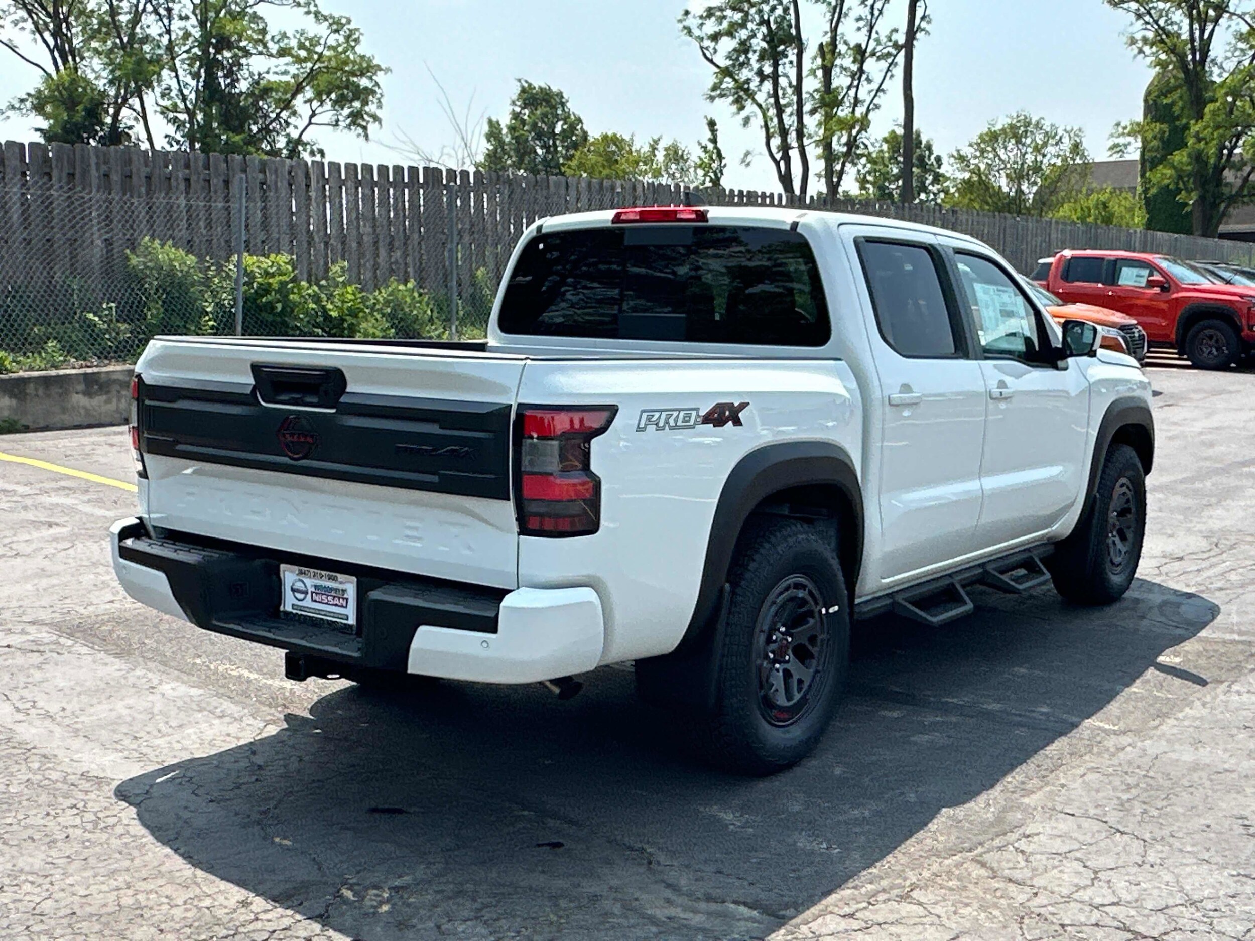 2025 Nissan Frontier PRO-4X Crew Cab photo 4