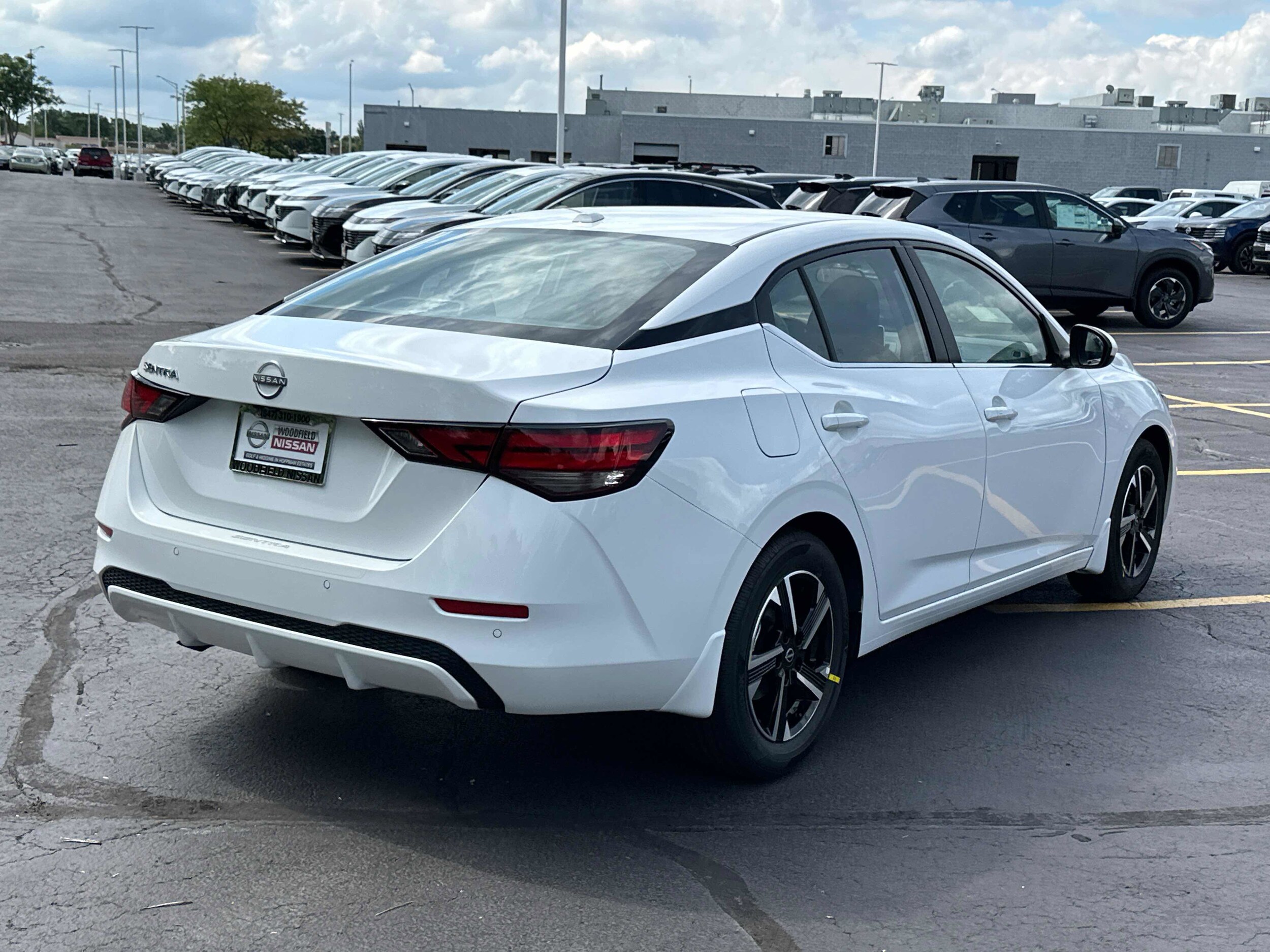 2025 Nissan Sentra SV photo 4